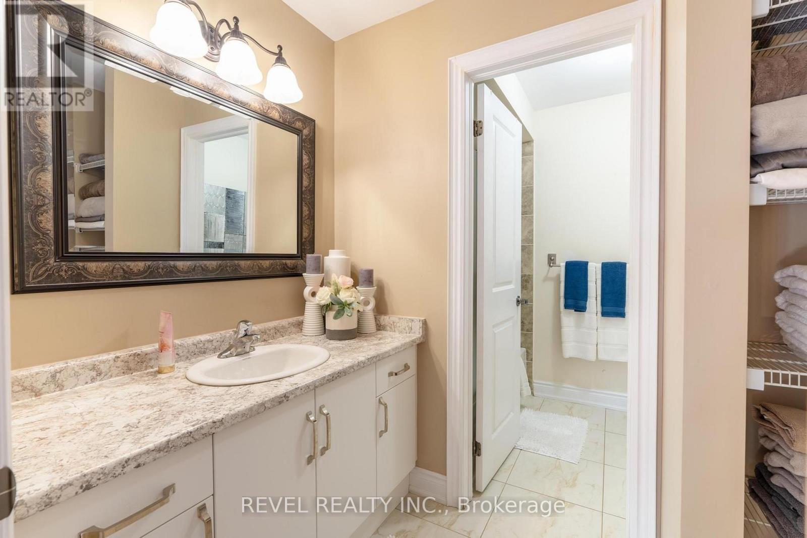 49 Victoria Street E, Innisfil, ON