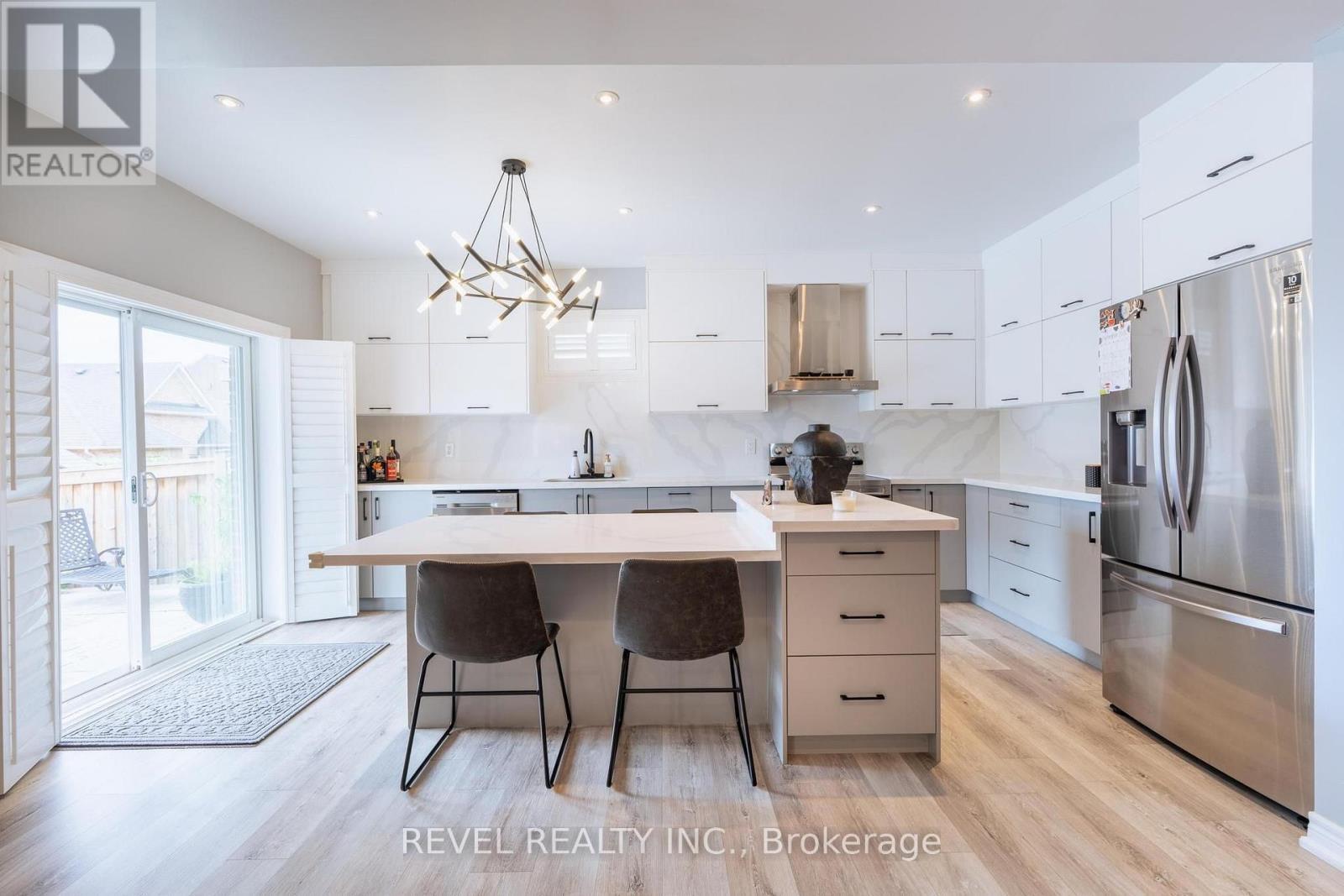 49 Victoria Street E, Innisfil, ON