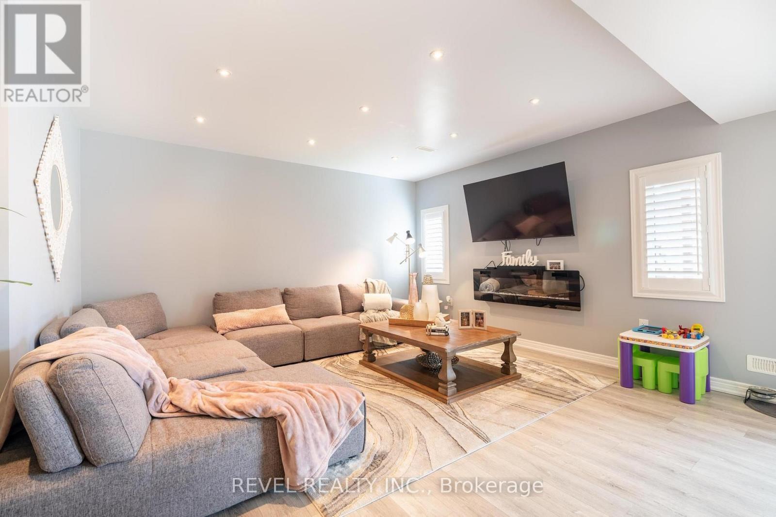 49 Victoria Street E, Innisfil, ON