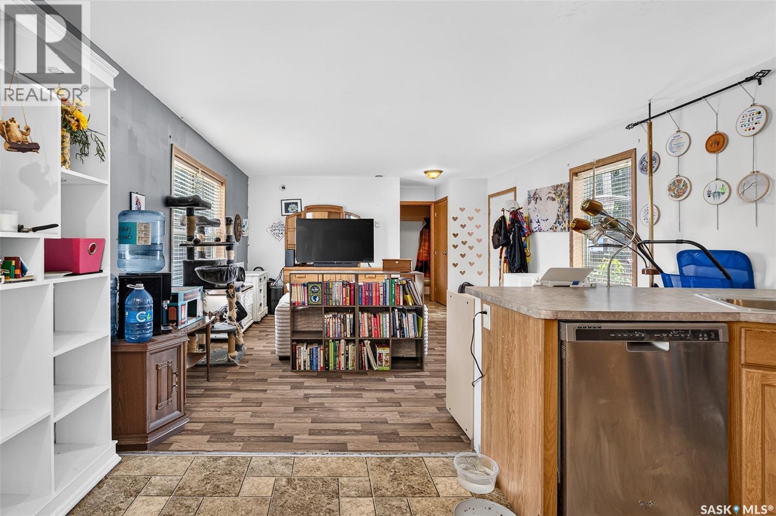J5 1295 9Th Avenue Ne, Moose Jaw, SK