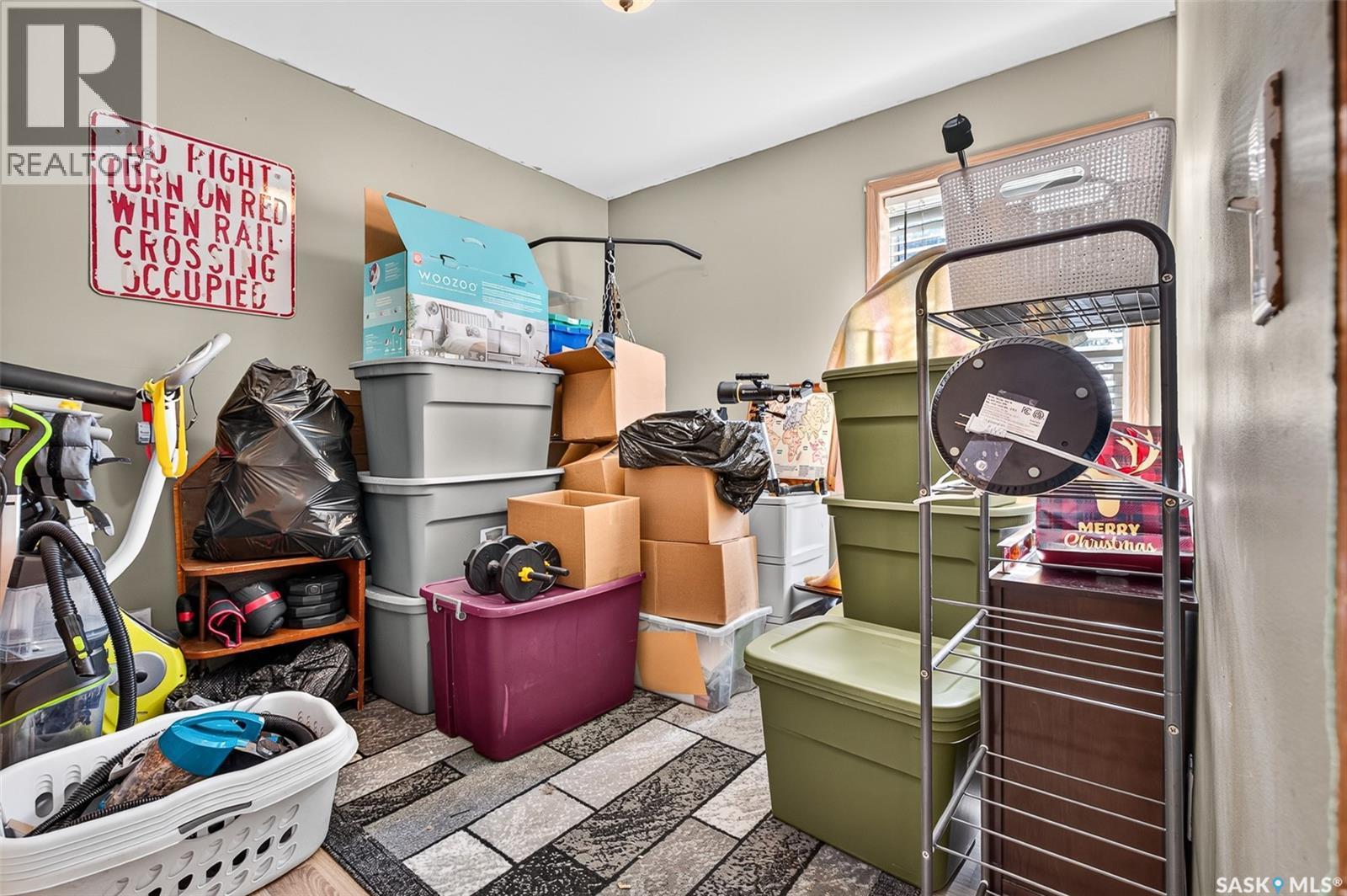 J5 1295 9Th Avenue Ne, Moose Jaw, SK