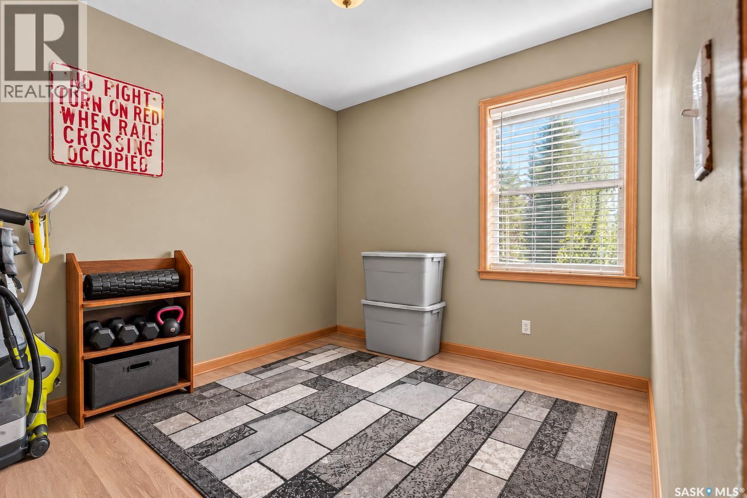 J5 1295 9Th Avenue Ne, Moose Jaw, SK