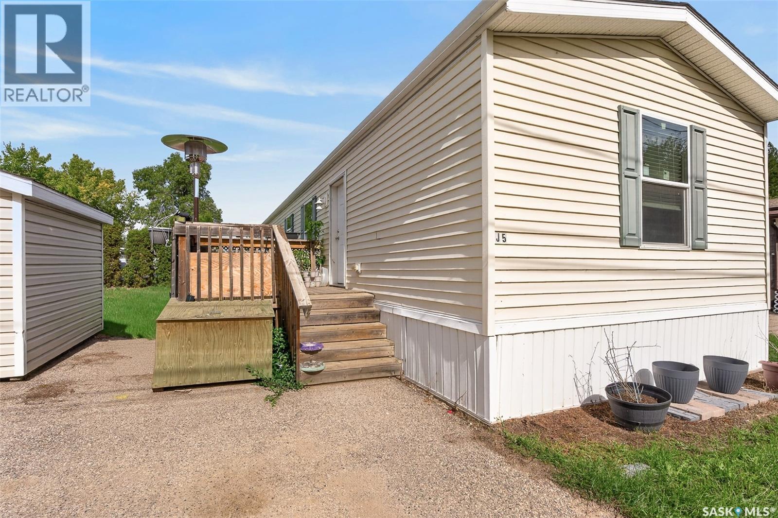 J5 1295 9Th Avenue Ne, Moose Jaw, SK