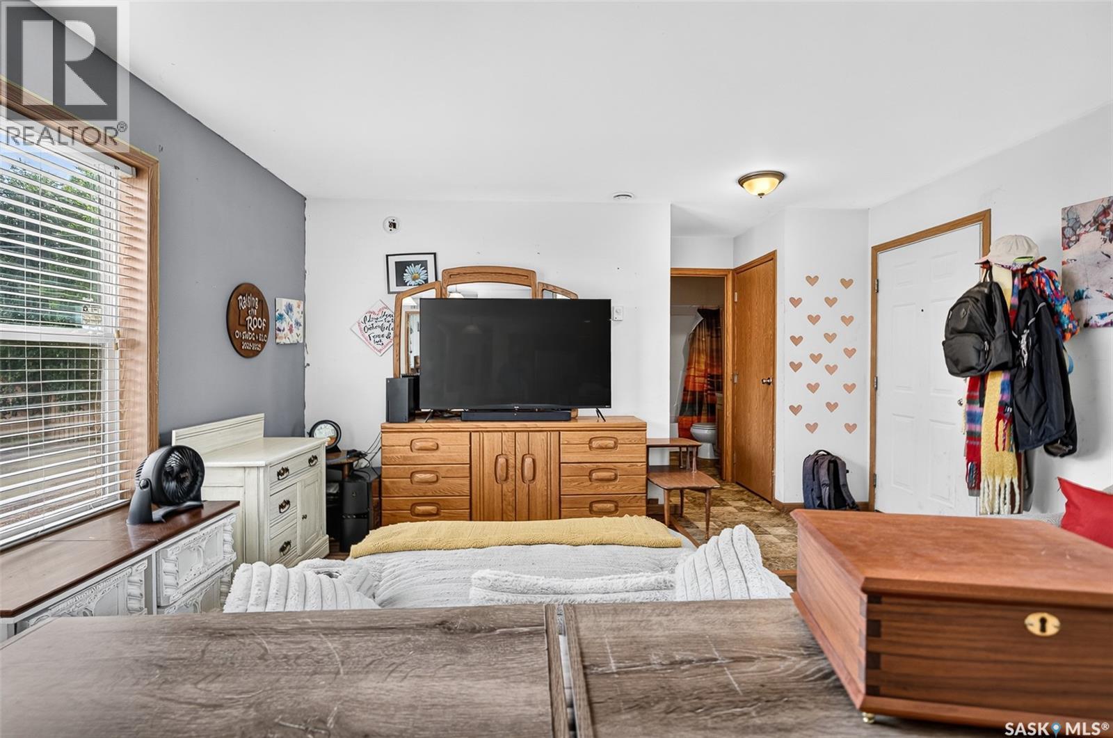 J5 1295 9Th Avenue Ne, Moose Jaw, SK
