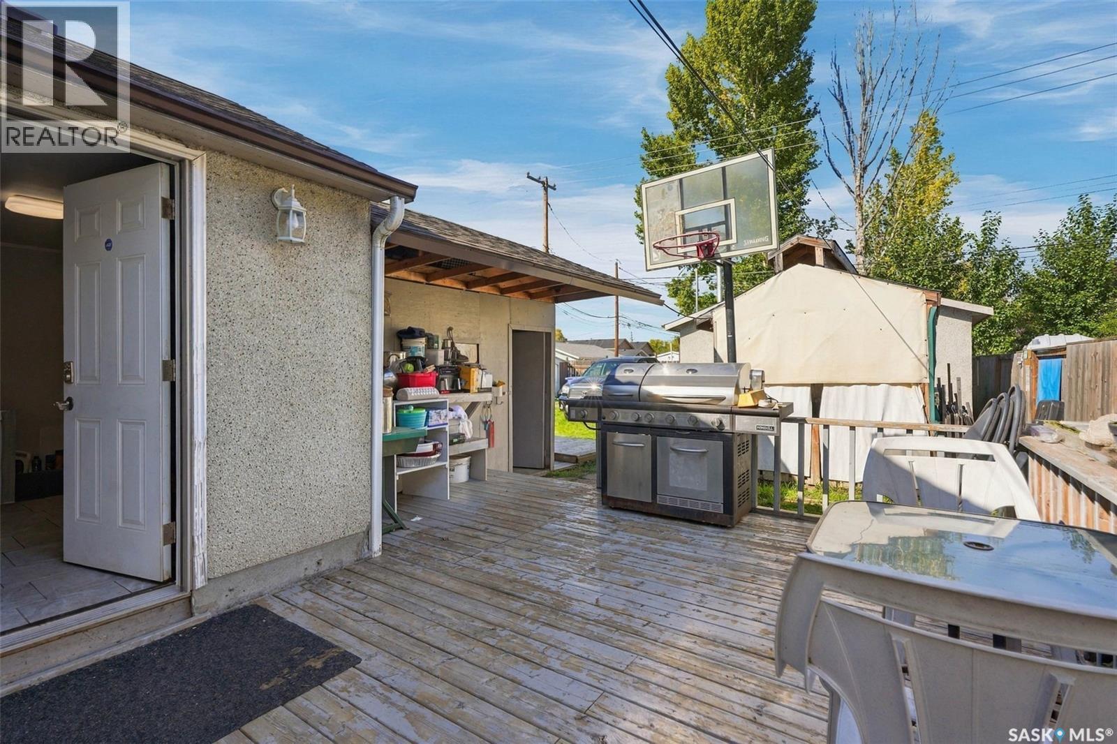 2210 20Th Street W, Saskatoon, SK