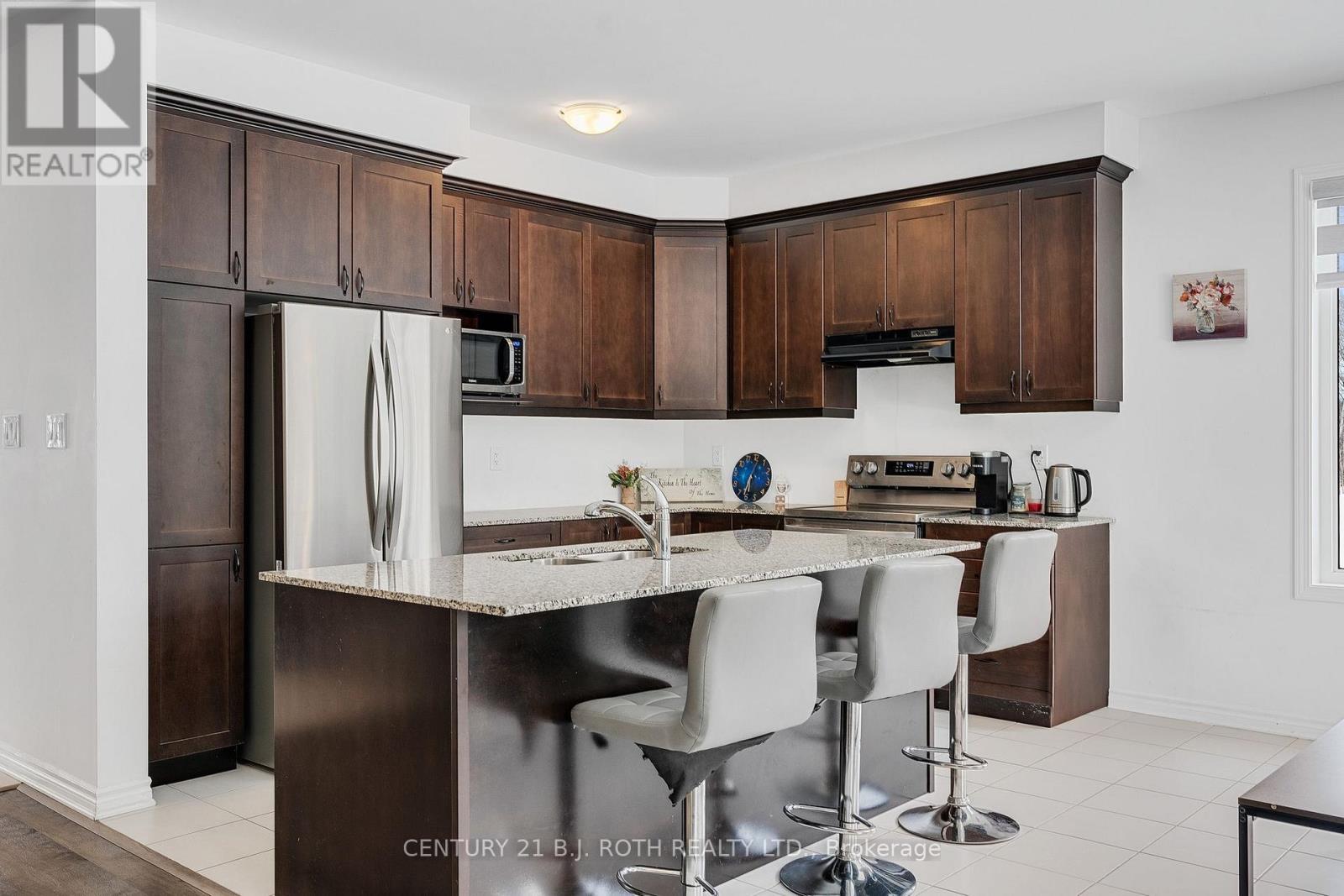 Breakfast Bar - 22 Dyer Crescent, Bracebridge, ON