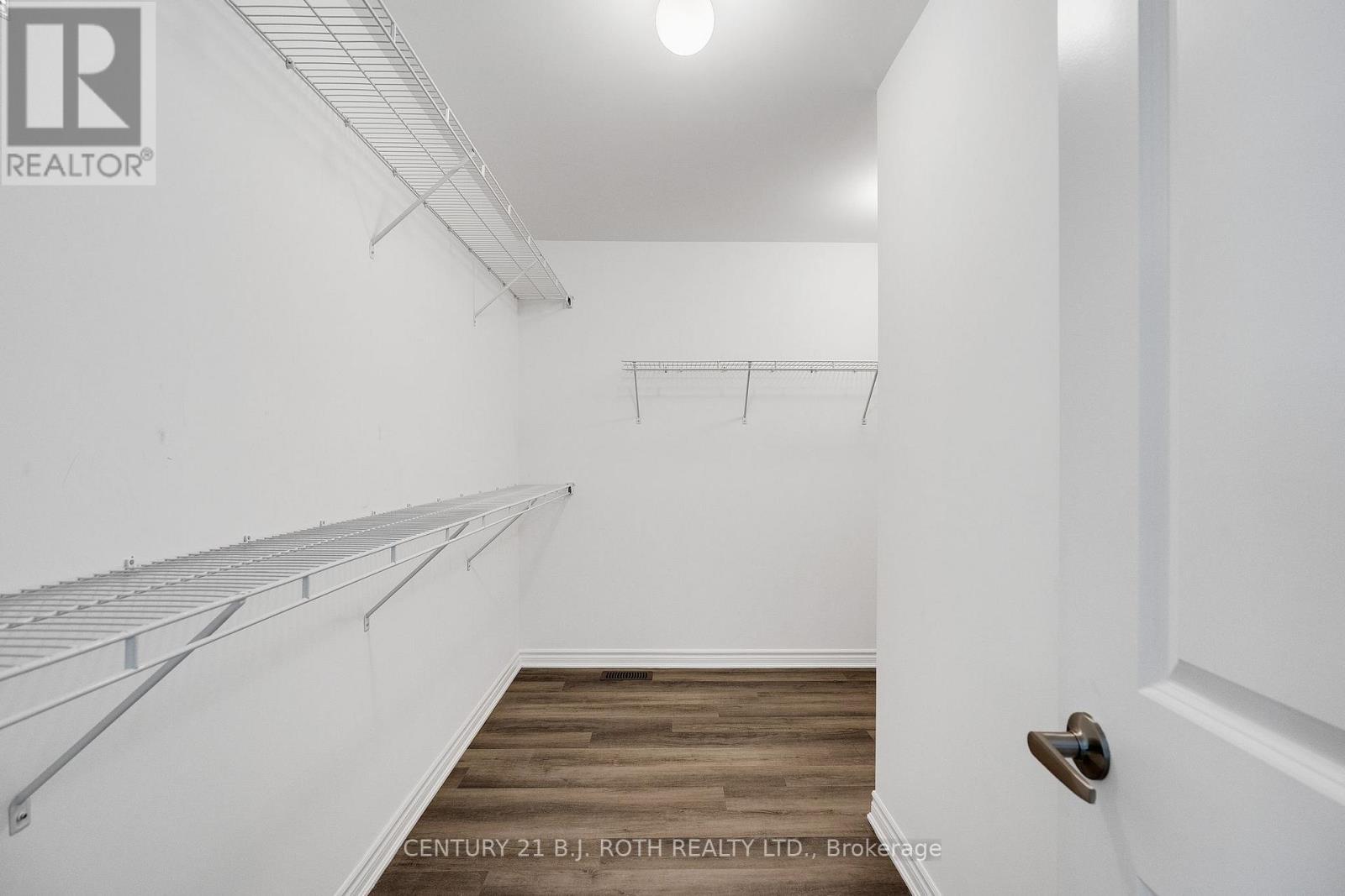 Primary Bedroom Massive Walk in Closet - 22 Dyer Crescent, Bracebridge, ON