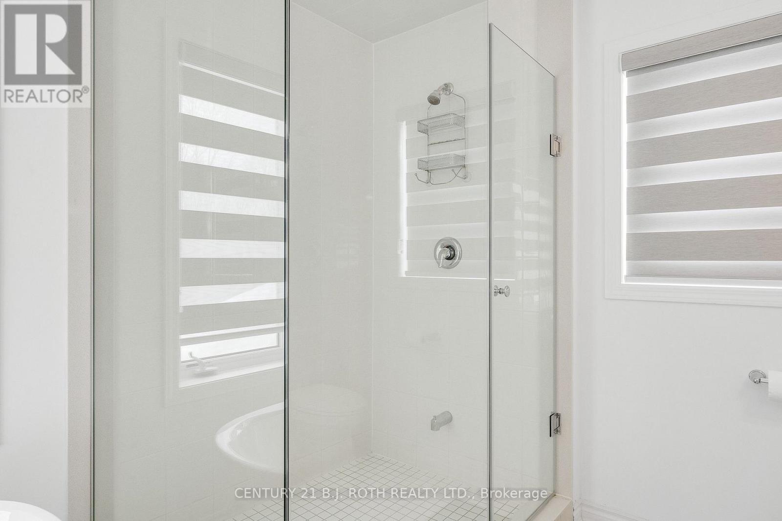 Primary En-Suite Walk-In Shower - 22 Dyer Crescent, Bracebridge, ON
