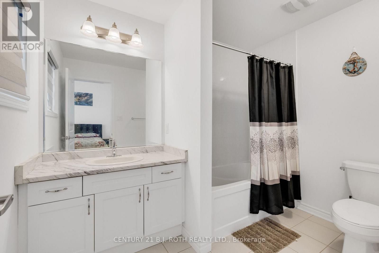 Main Floor Guest Suite - Private En-Suite Bathroom - 22 Dyer Crescent, Bracebridge, ON