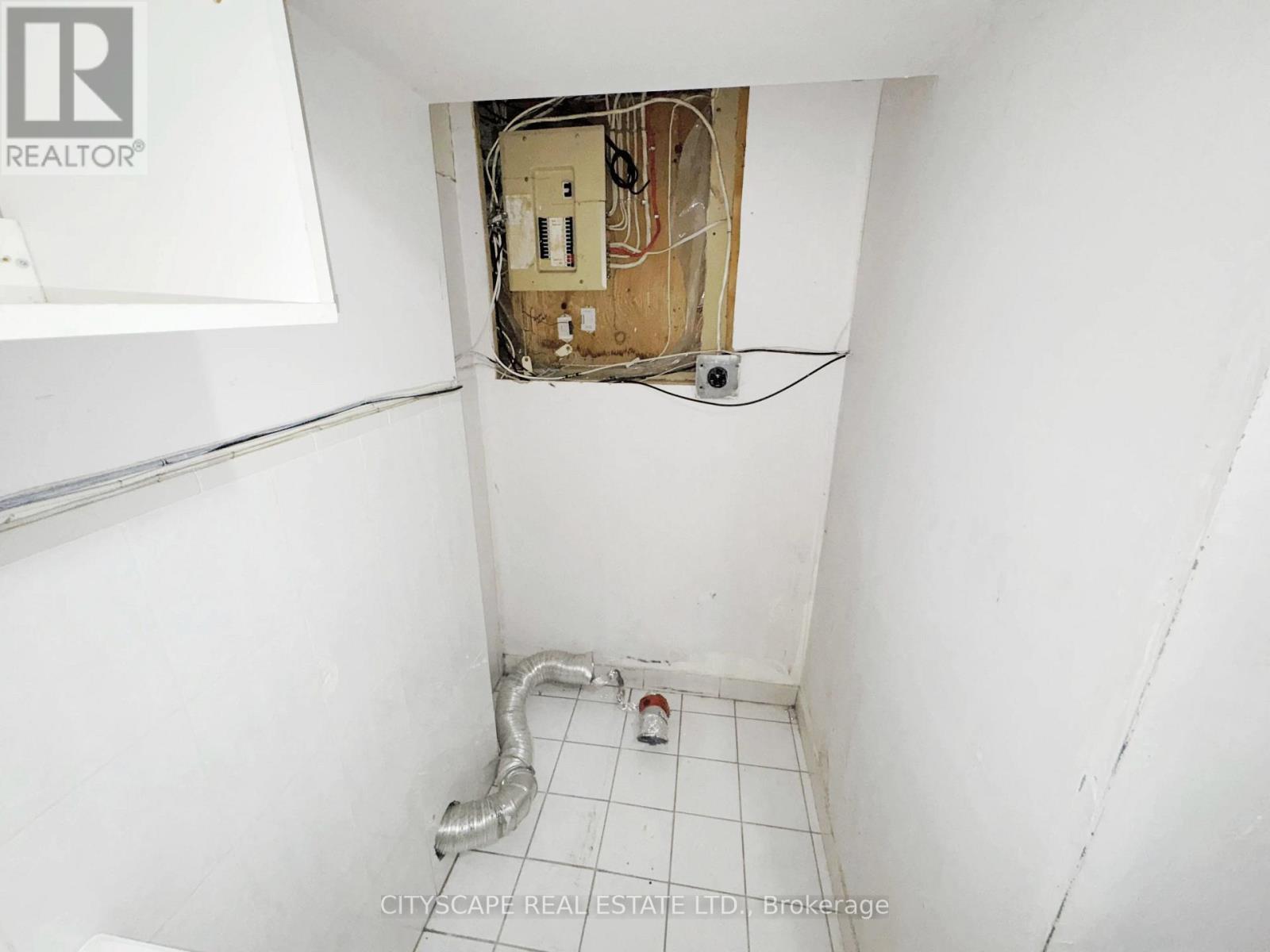 Basement Laundry Room - 7 Quincy Court, Hamilton, ON
