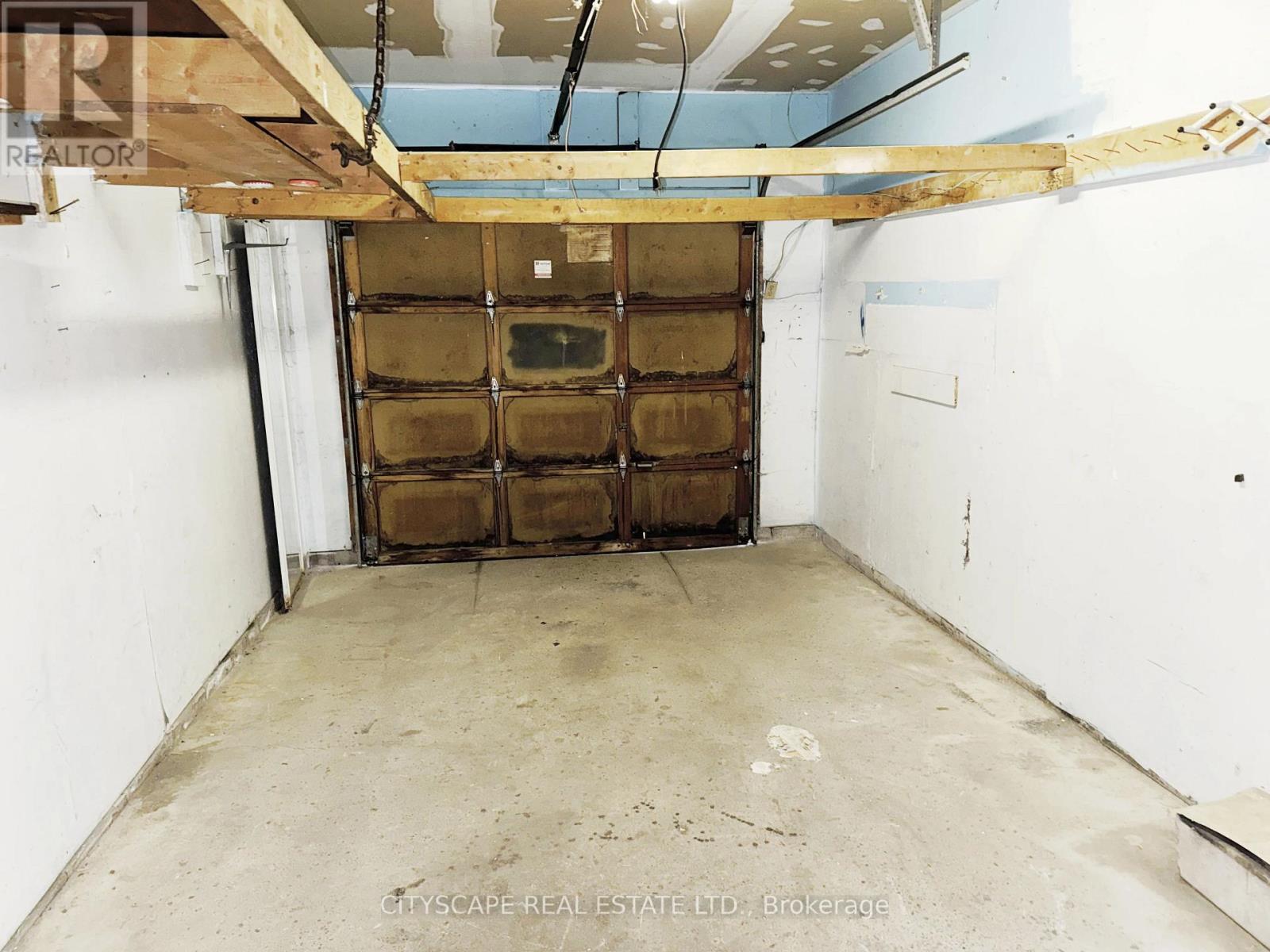 Garage - 7 Quincy Court, Hamilton, ON
