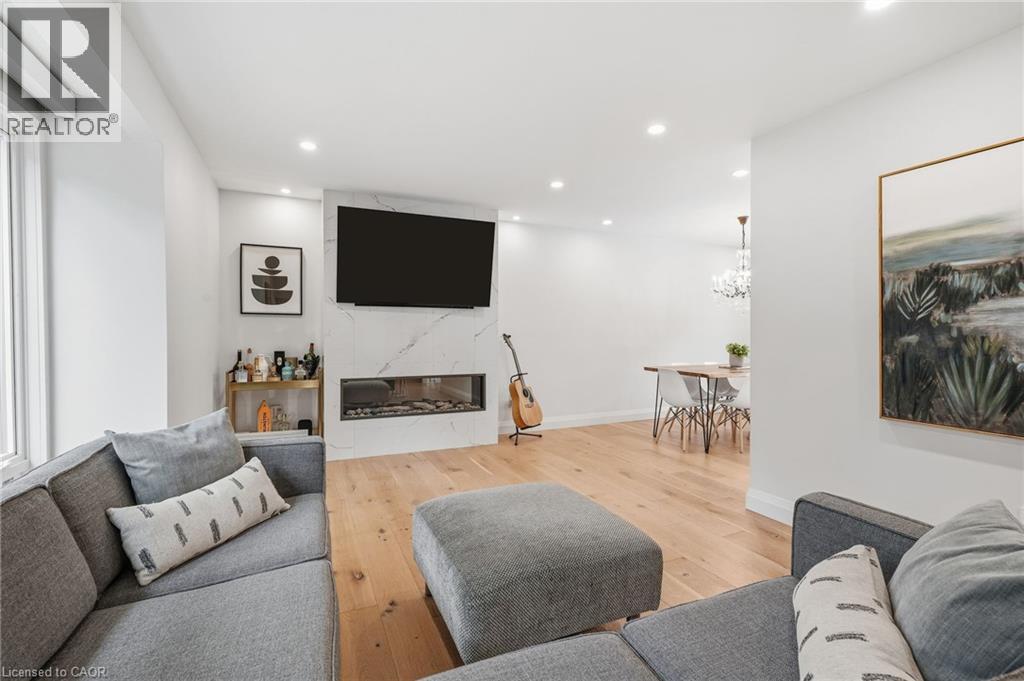 3368 Guildwood Drive, Burlington, ON