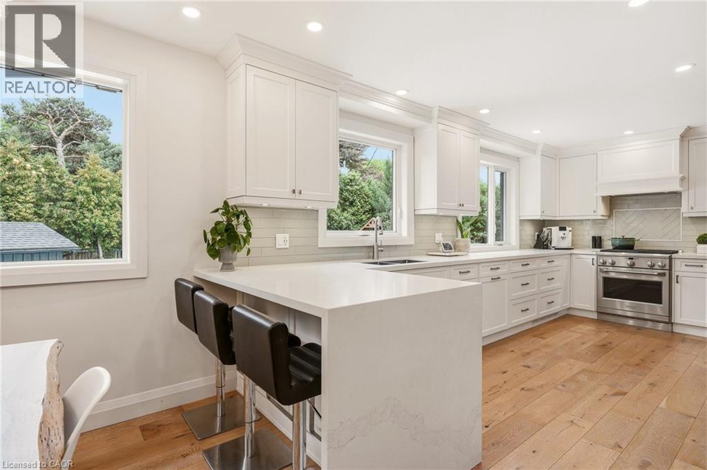 3368 Guildwood Drive, Burlington, ON
