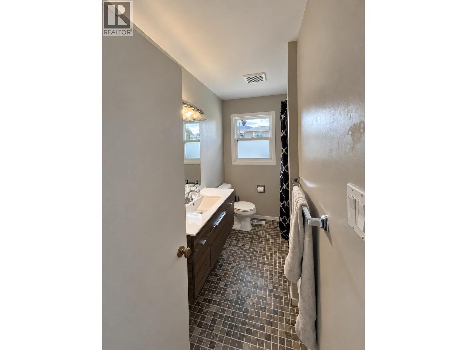 872 Selkirk Avenue, Kamloops, BC