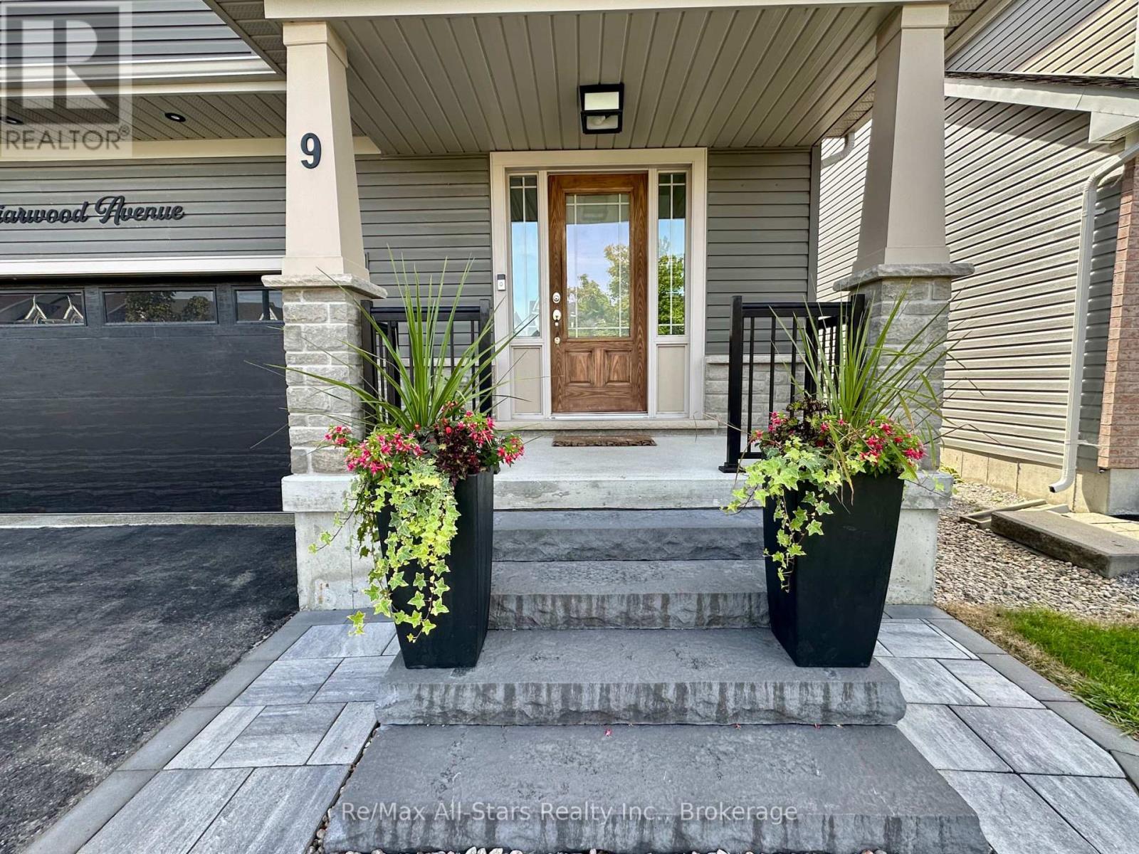 9 Briarwood Avenue, Kawartha Lakes (Lindsay), ON