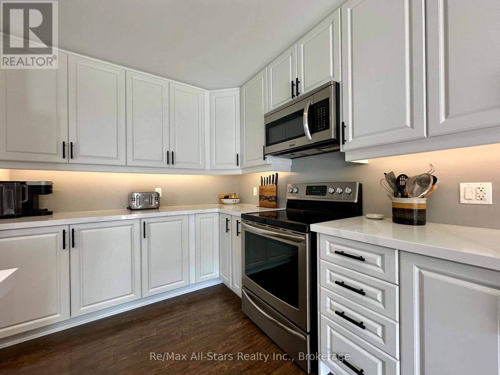 9 Briarwood Avenue, Kawartha Lakes (Lindsay), ON