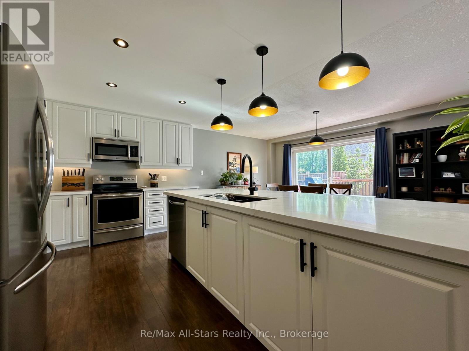 9 Briarwood Avenue, Kawartha Lakes (Lindsay), ON