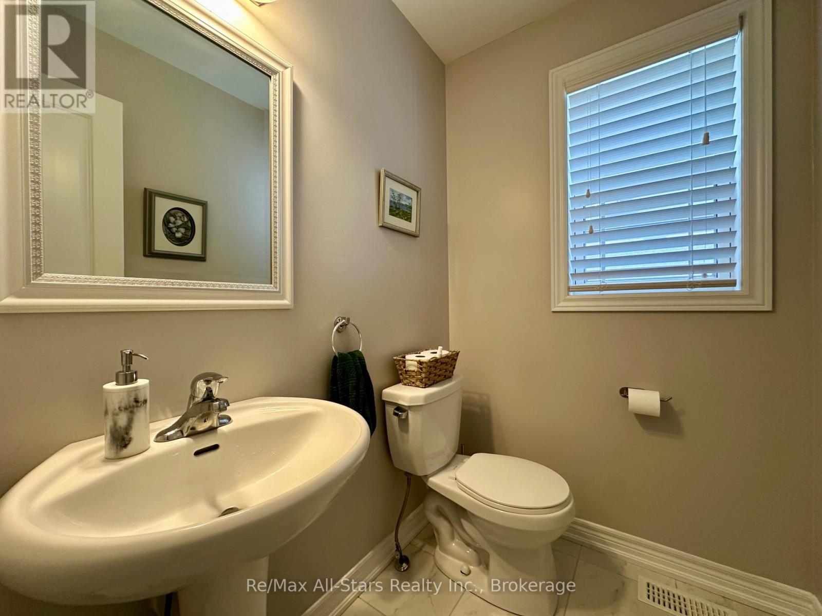 9 Briarwood Avenue, Kawartha Lakes (Lindsay), ON