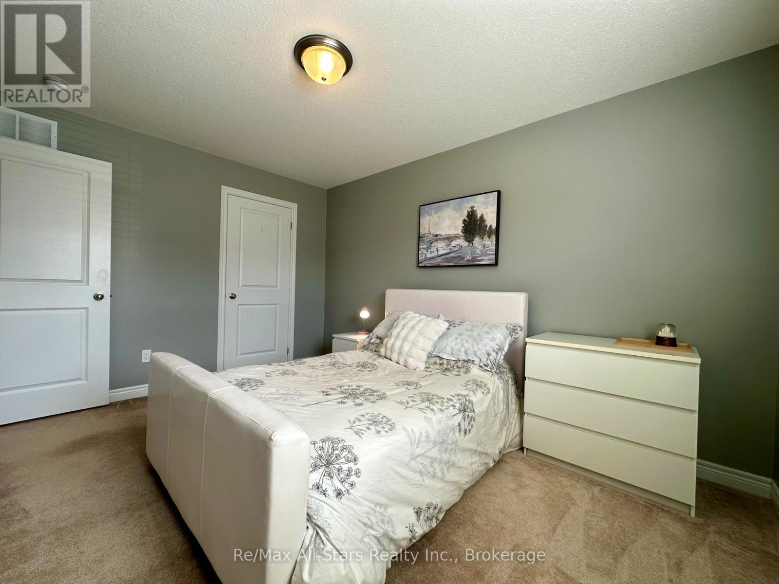 9 Briarwood Avenue, Kawartha Lakes (Lindsay), ON