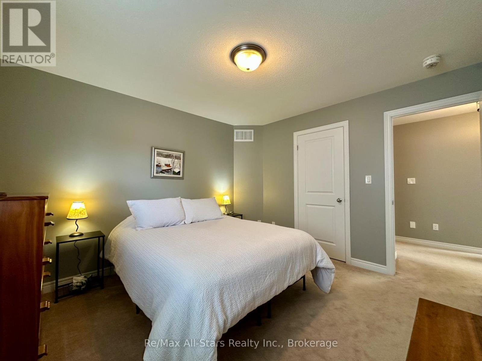 9 Briarwood Avenue, Kawartha Lakes (Lindsay), ON