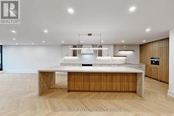 1009 - 110 BLOOR STREET W Toronto, ON M5S 2W7