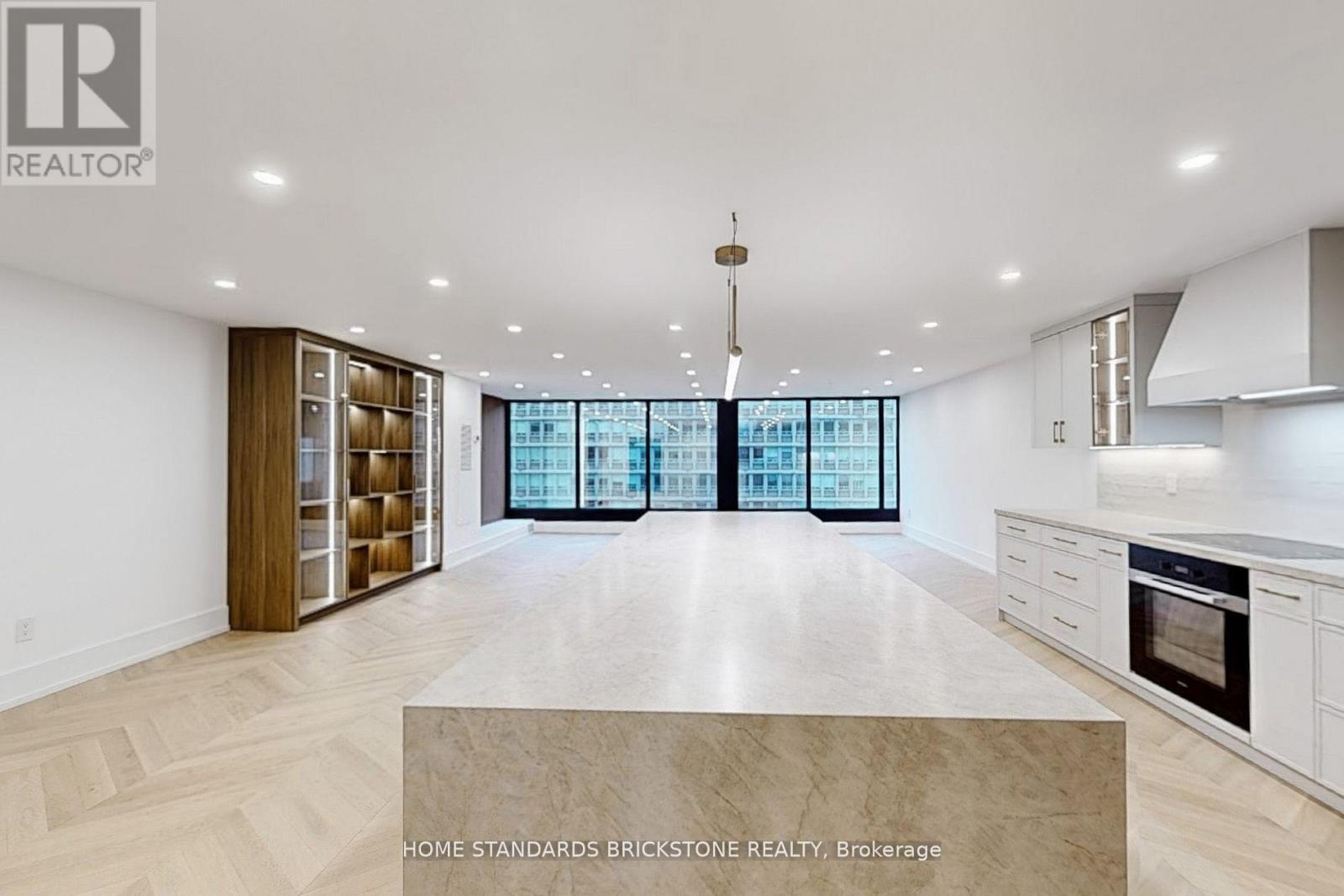 1009 - 110 Bloor Street W, Toronto, ON