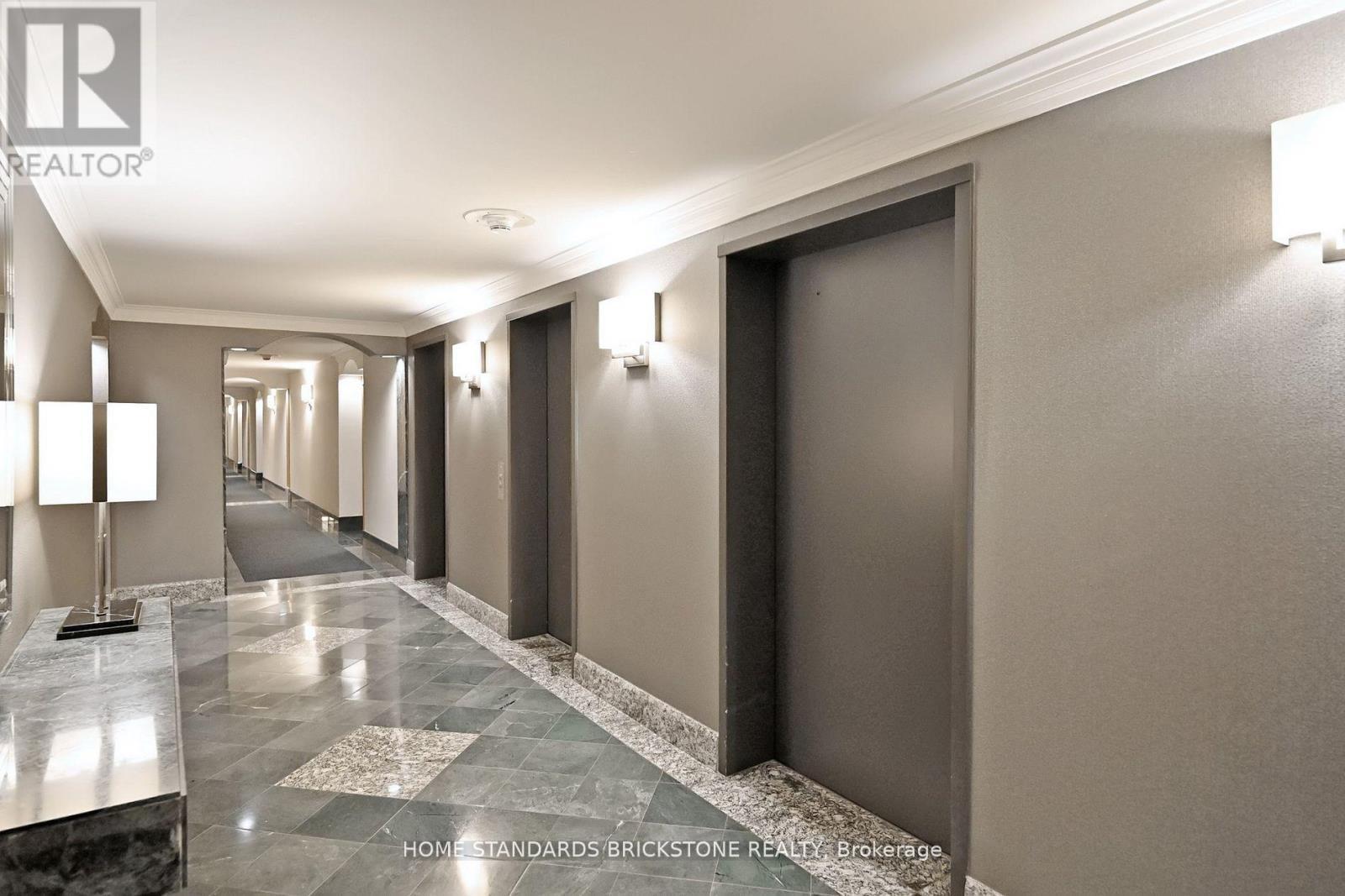 1009 - 110 Bloor Street W, Toronto, ON