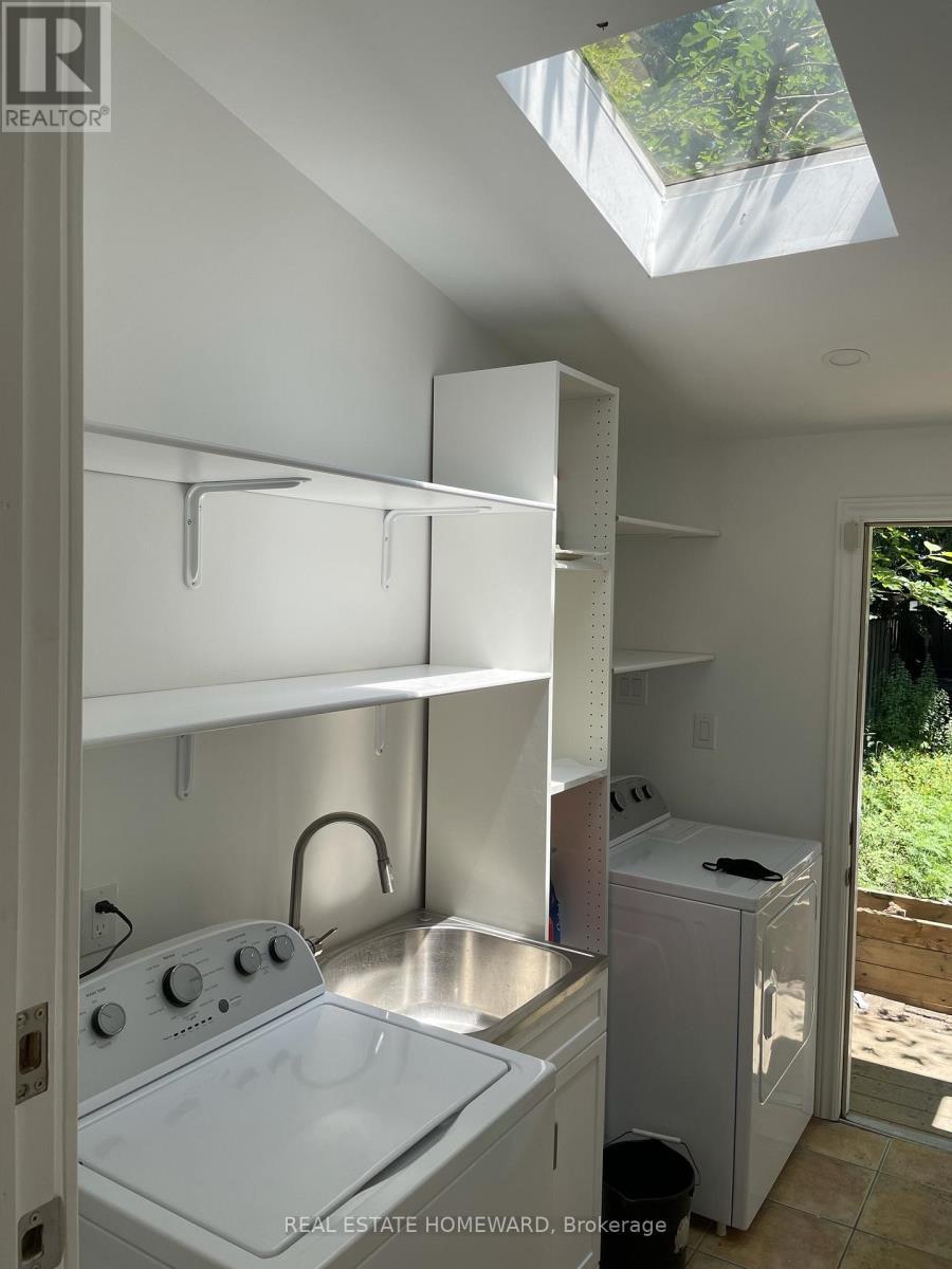 1191 Woodbine Avenue, Toronto, ON
