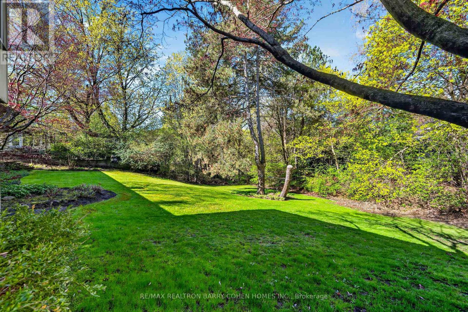 18 Brian Cliff Drive, Toronto, ON