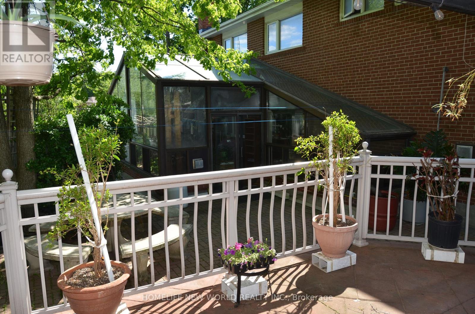 15 Brantley Crescent, Toronto, ON