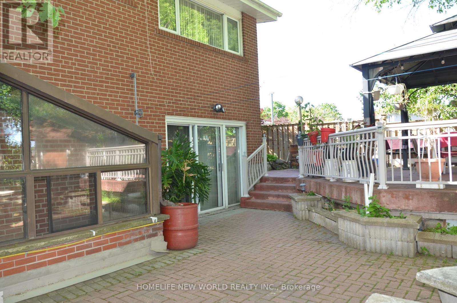 15 Brantley Crescent, Toronto, ON