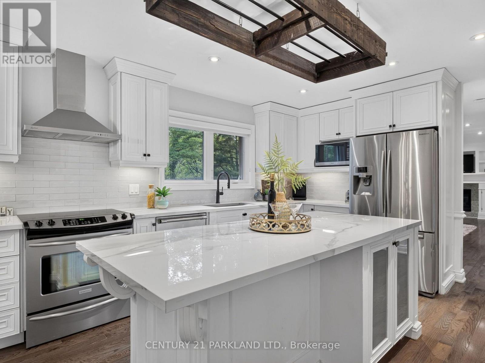 1302 Hillview Crescent, Oakville, ON