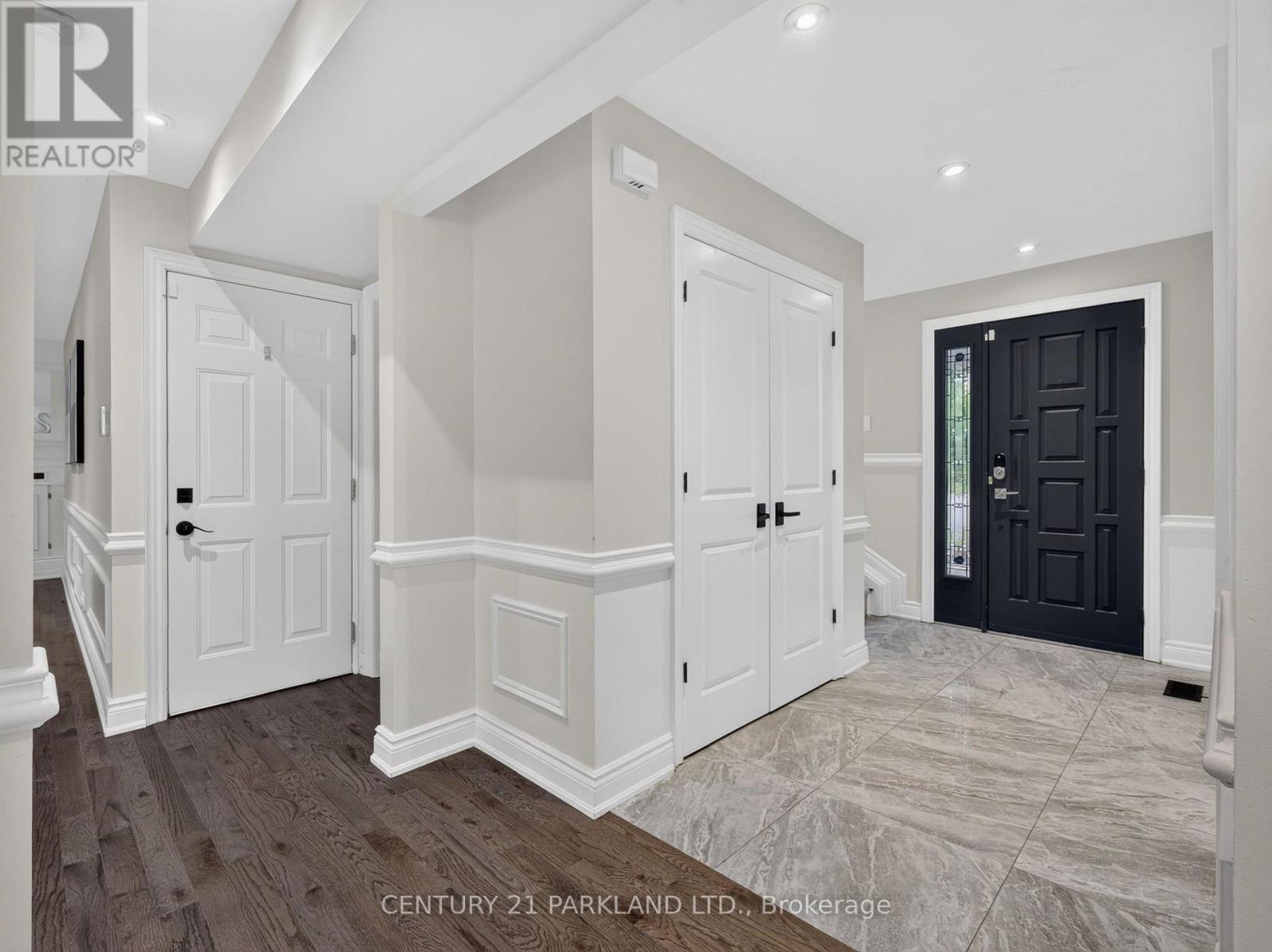 1302 Hillview Crescent, Oakville, ON