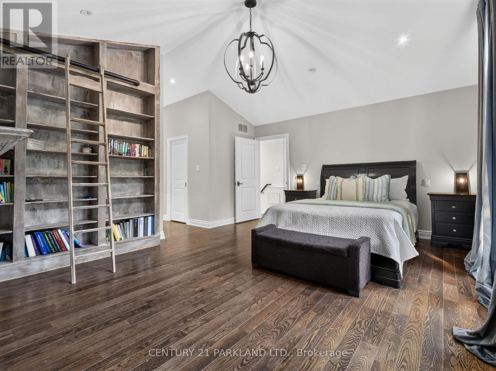 1302 Hillview Crescent, Oakville, ON