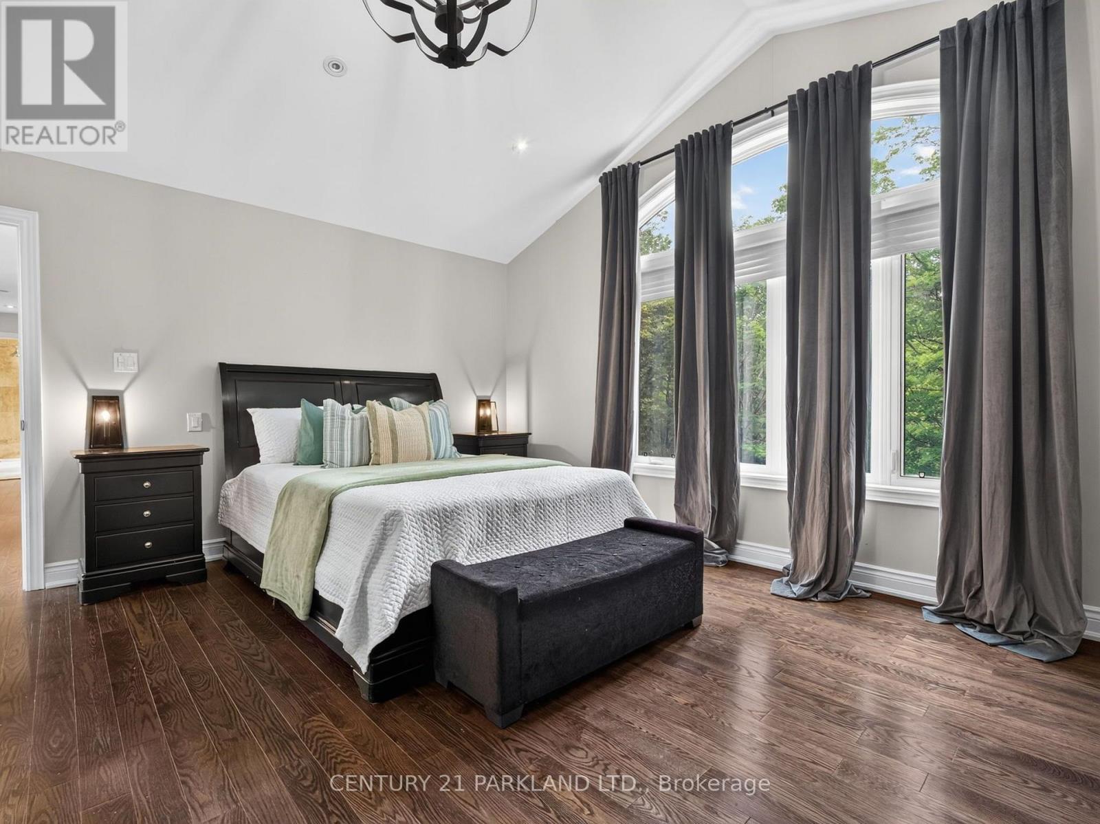 1302 Hillview Crescent, Oakville, ON