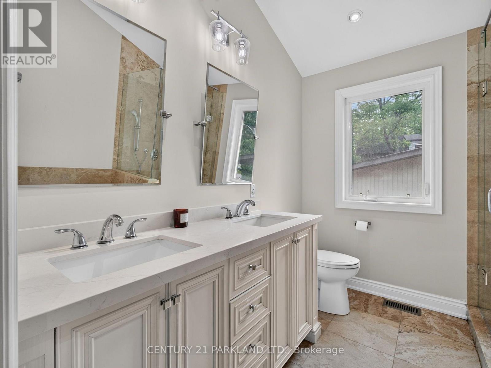 1302 Hillview Crescent, Oakville, ON
