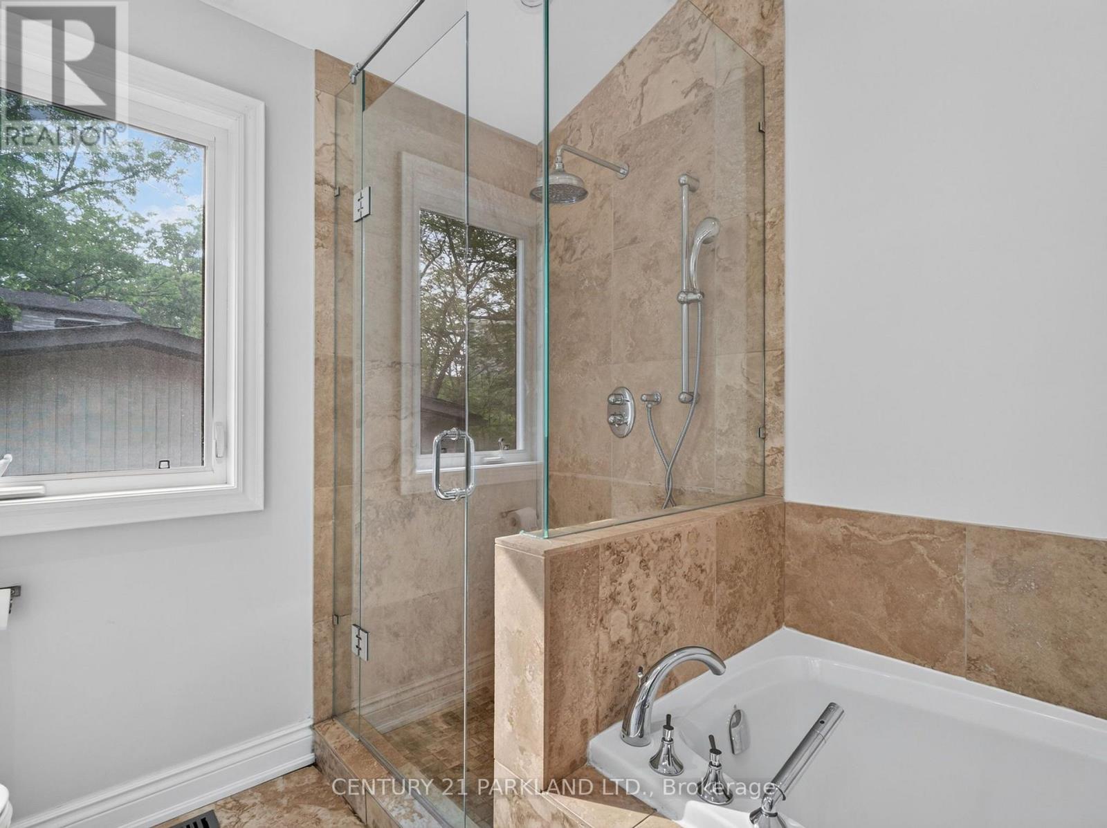 1302 Hillview Crescent, Oakville, ON