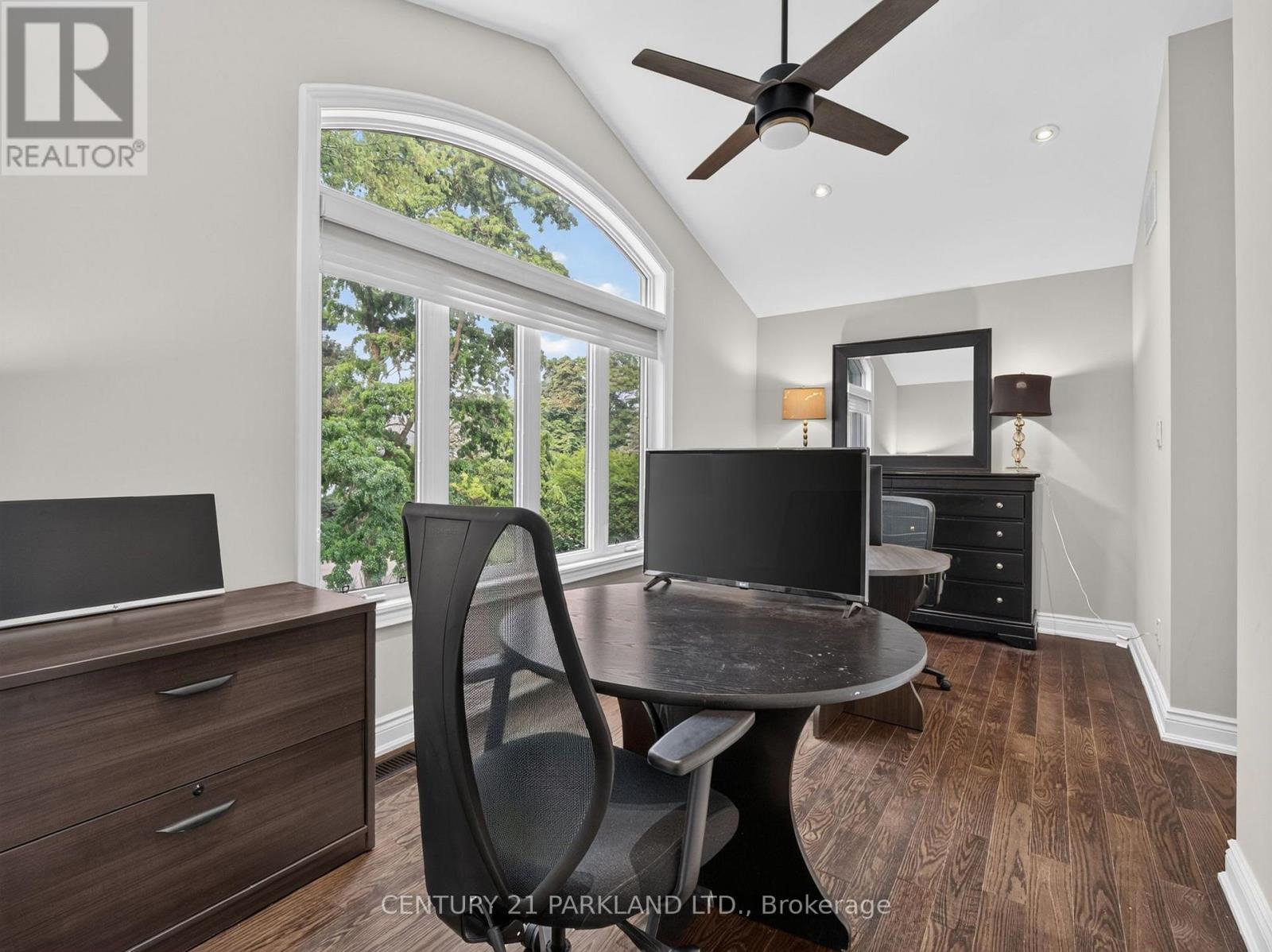 1302 Hillview Crescent, Oakville, ON