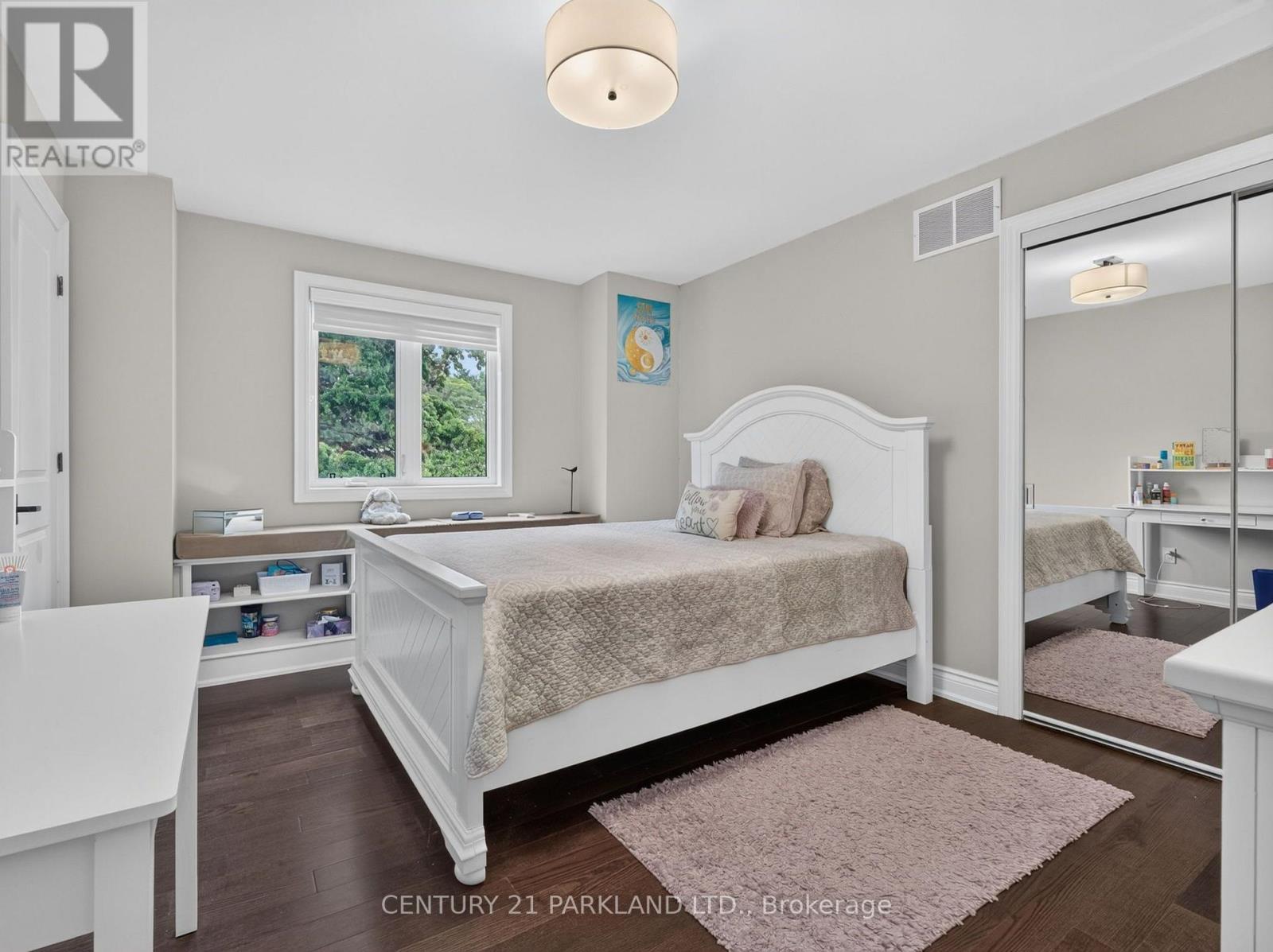 1302 Hillview Crescent, Oakville, ON
