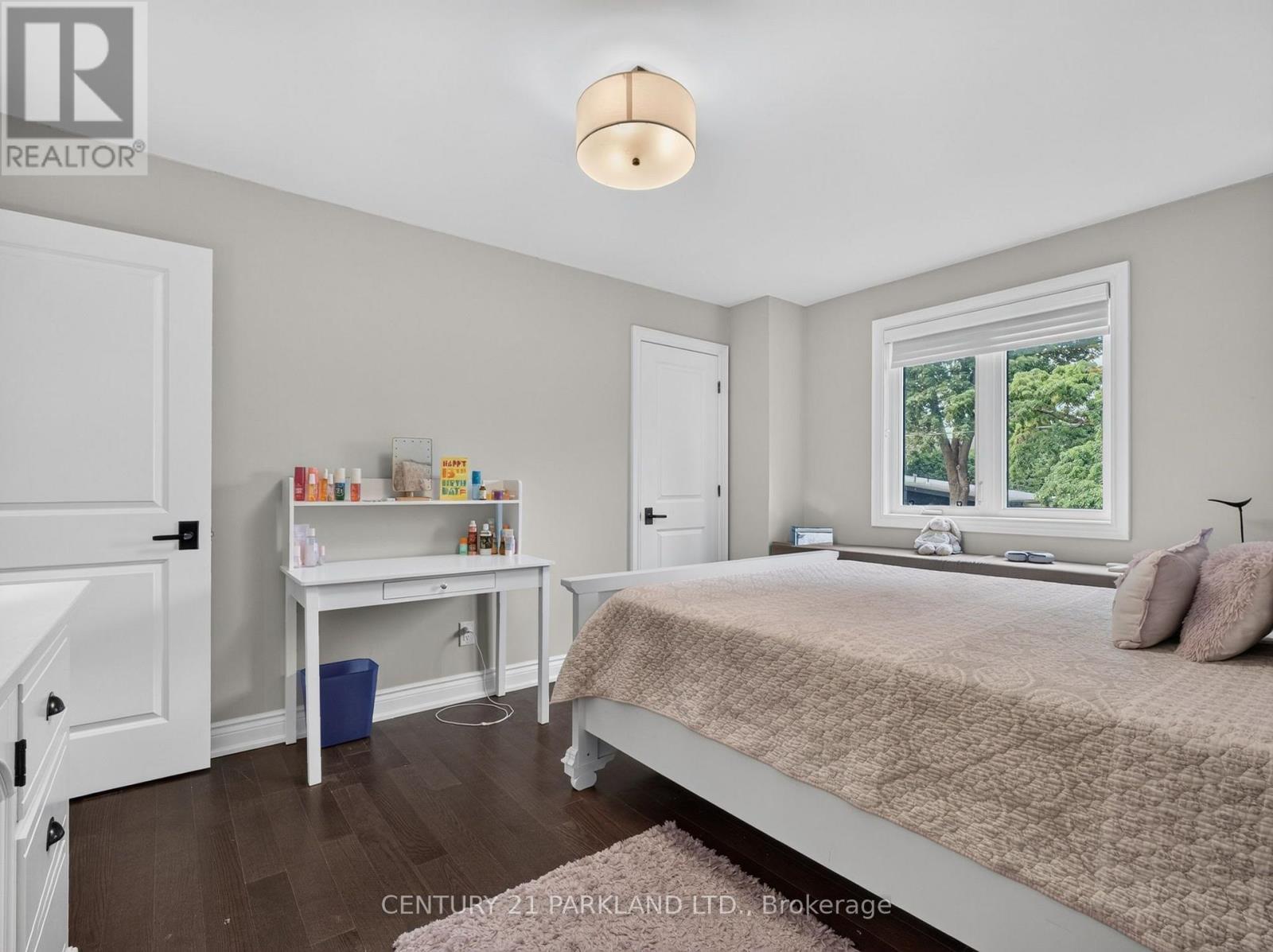 1302 Hillview Crescent, Oakville, ON