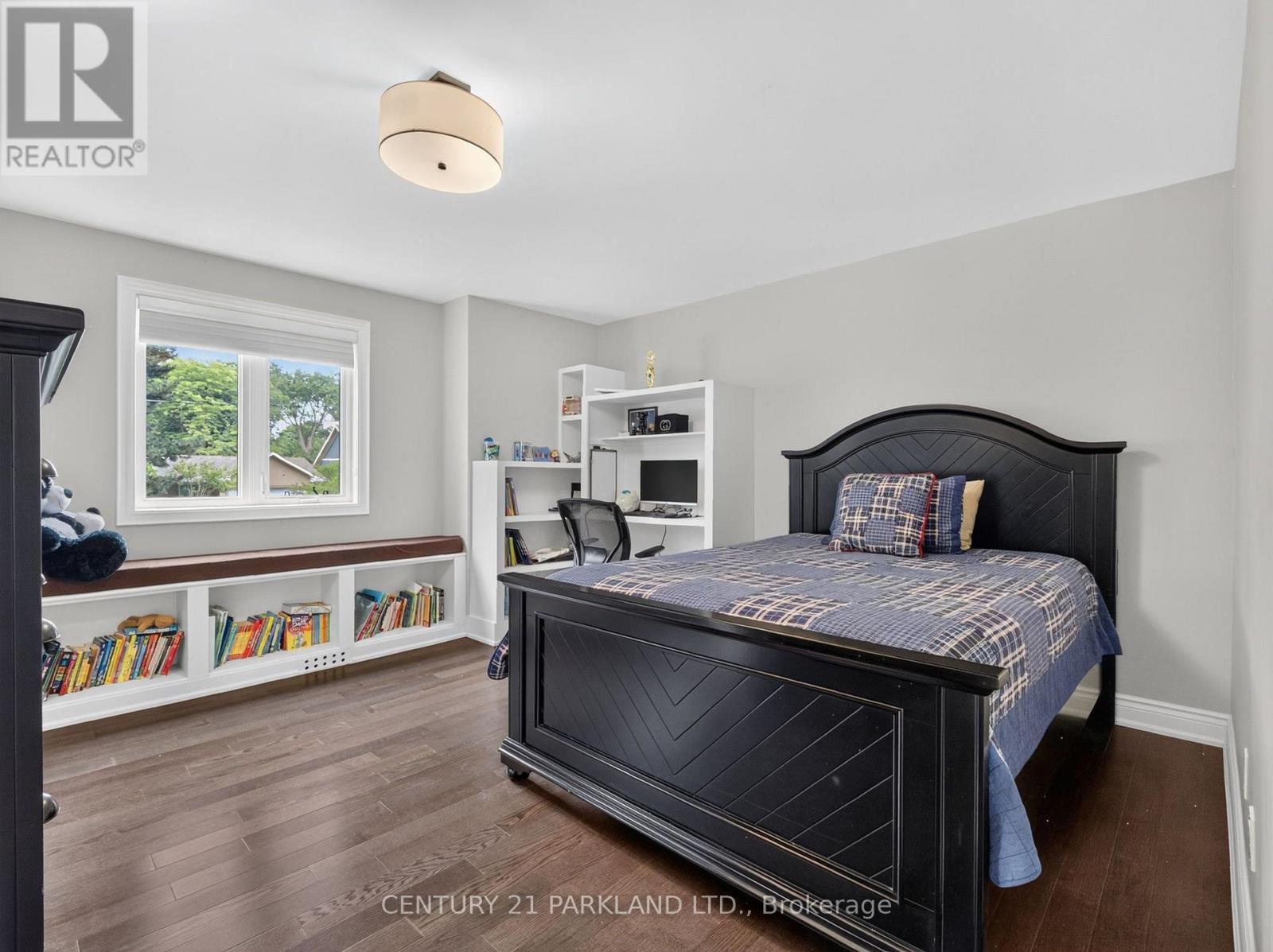 1302 Hillview Crescent, Oakville, ON