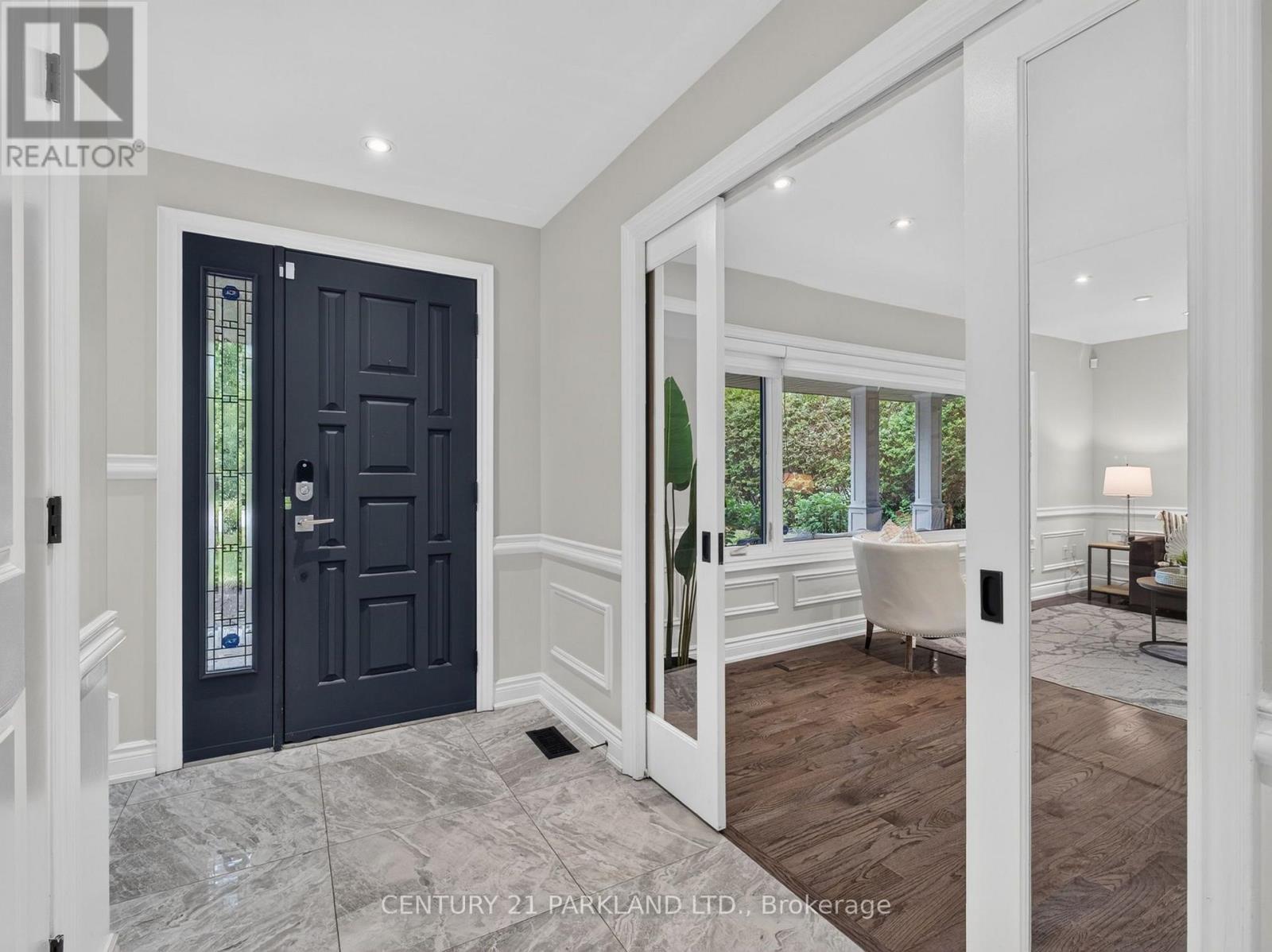 1302 Hillview Crescent, Oakville, ON