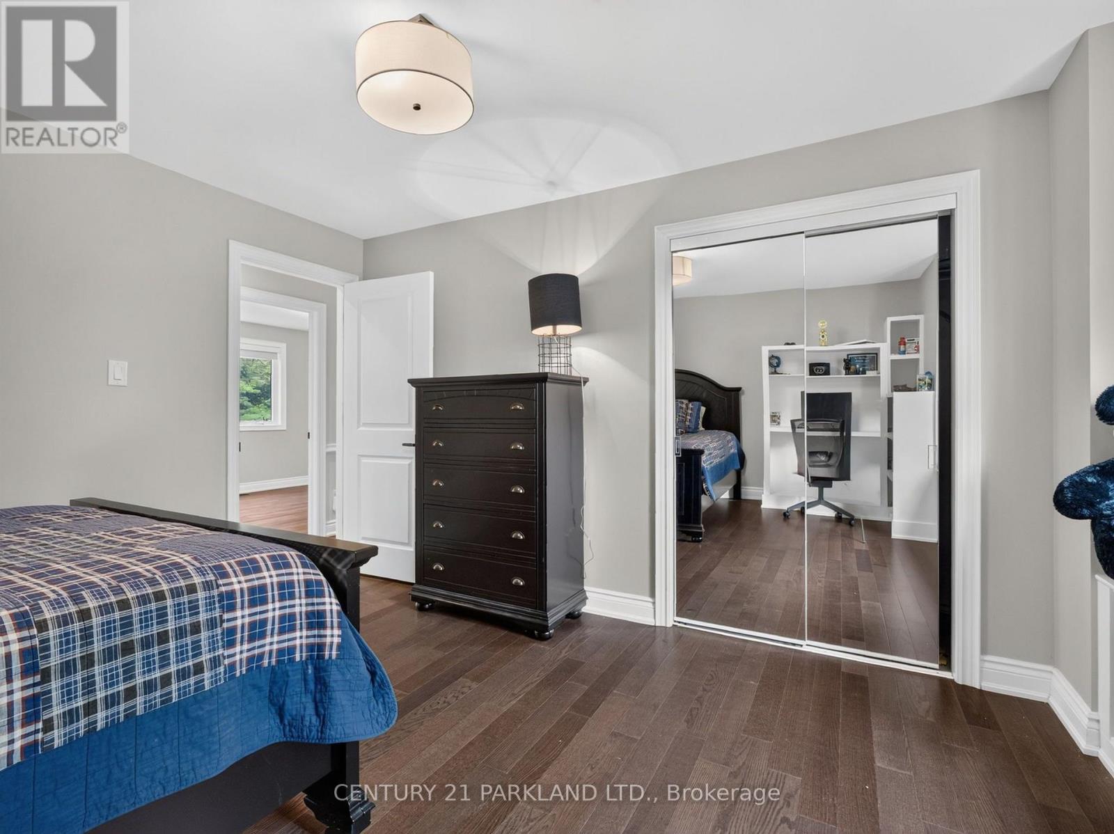 1302 Hillview Crescent, Oakville, ON