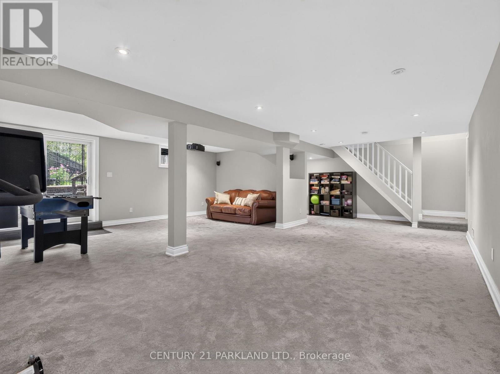 1302 Hillview Crescent, Oakville, ON