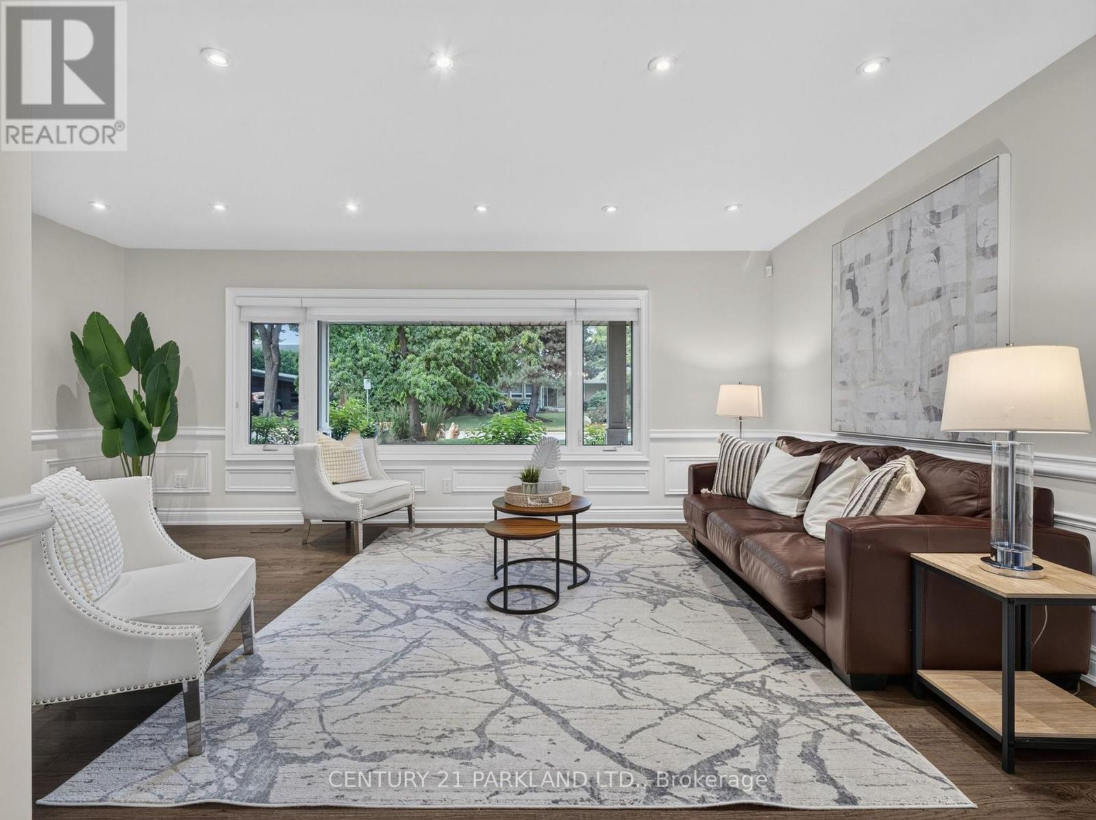 1302 Hillview Crescent, Oakville, ON