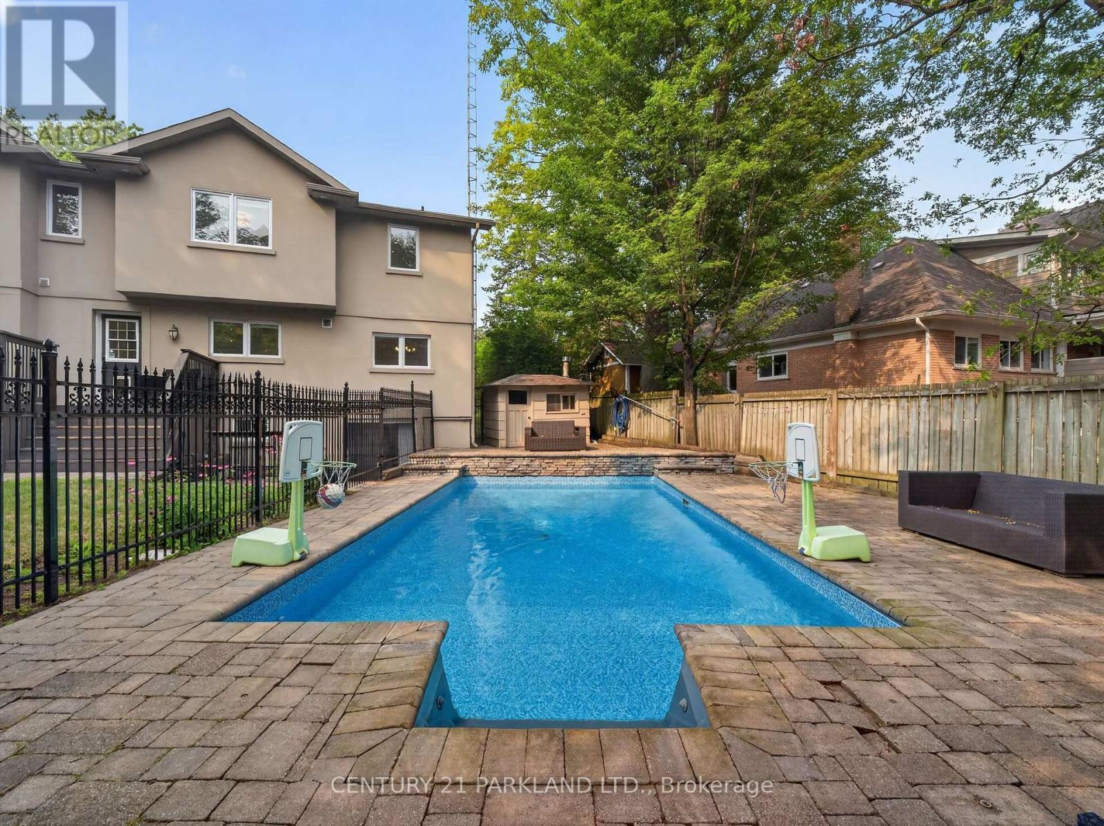 1302 Hillview Crescent, Oakville, ON