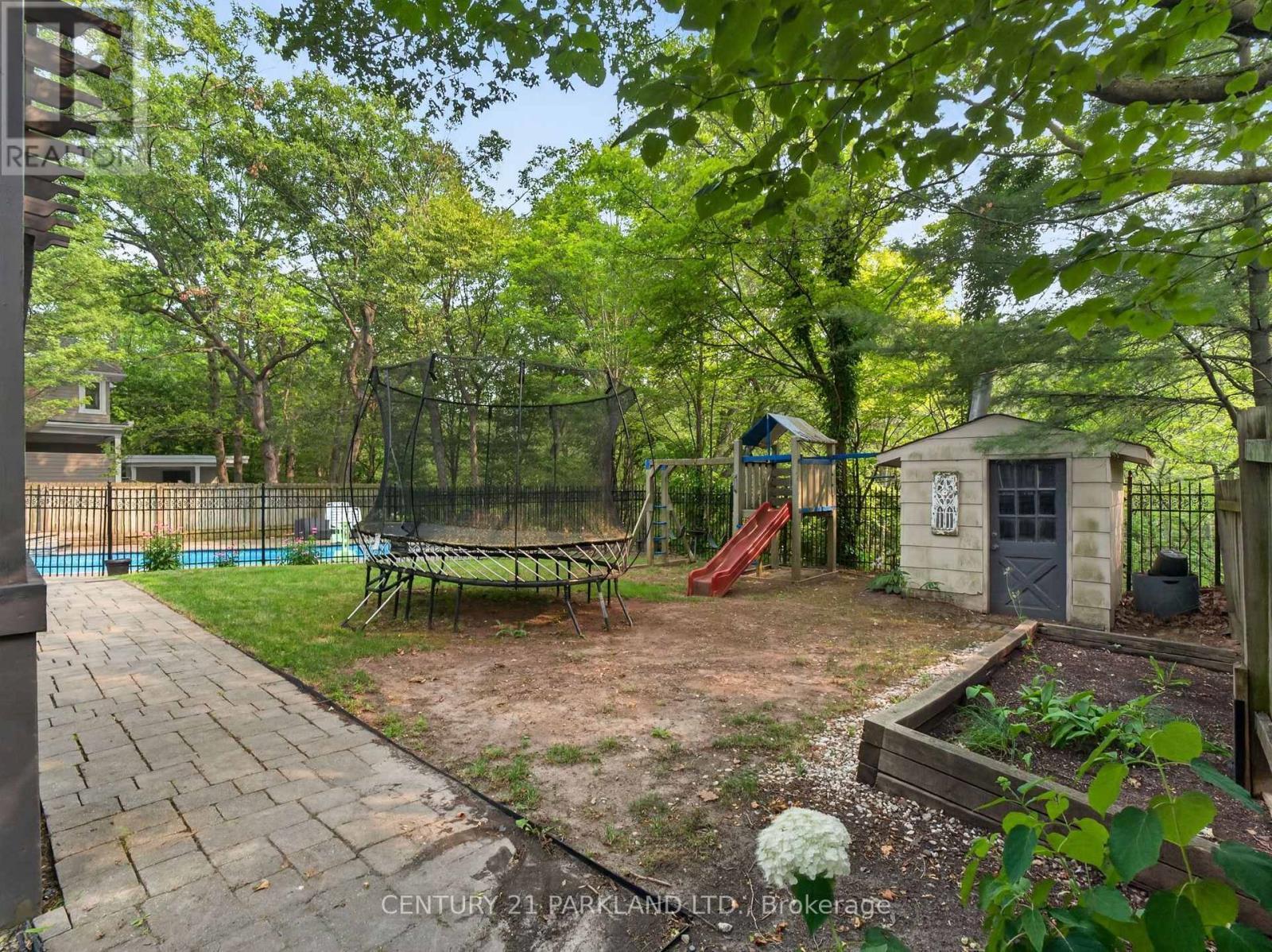 1302 Hillview Crescent, Oakville, ON