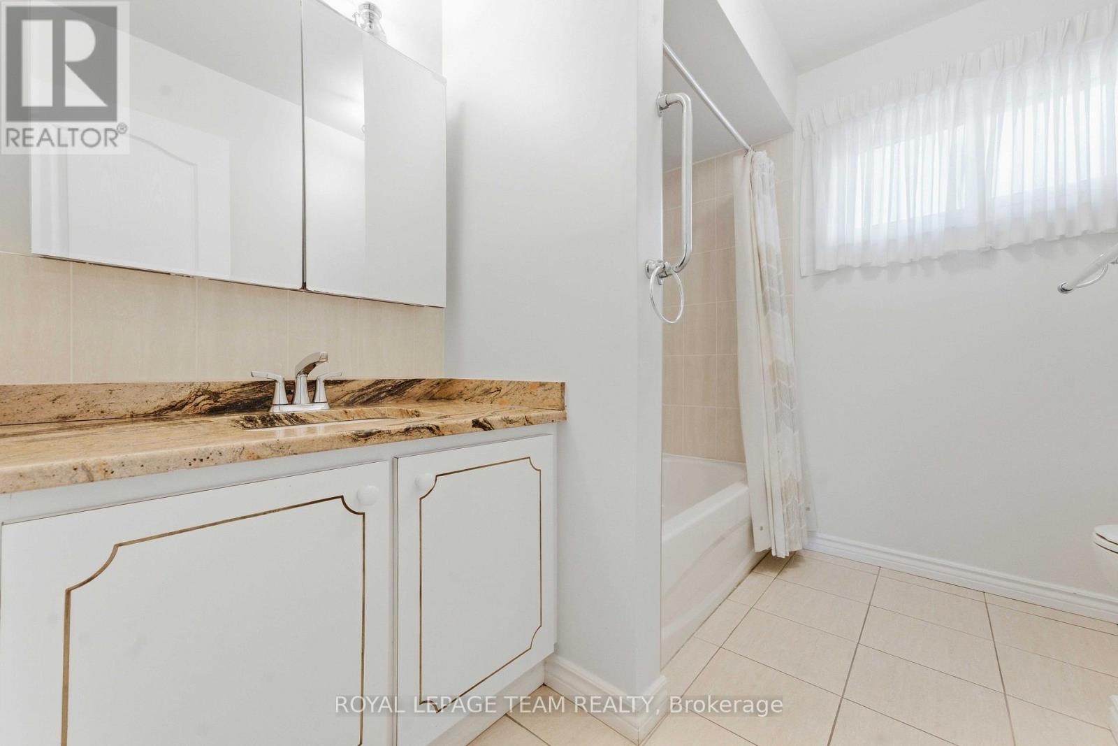 1515 Valmarie Avenue, Ottawa, ON