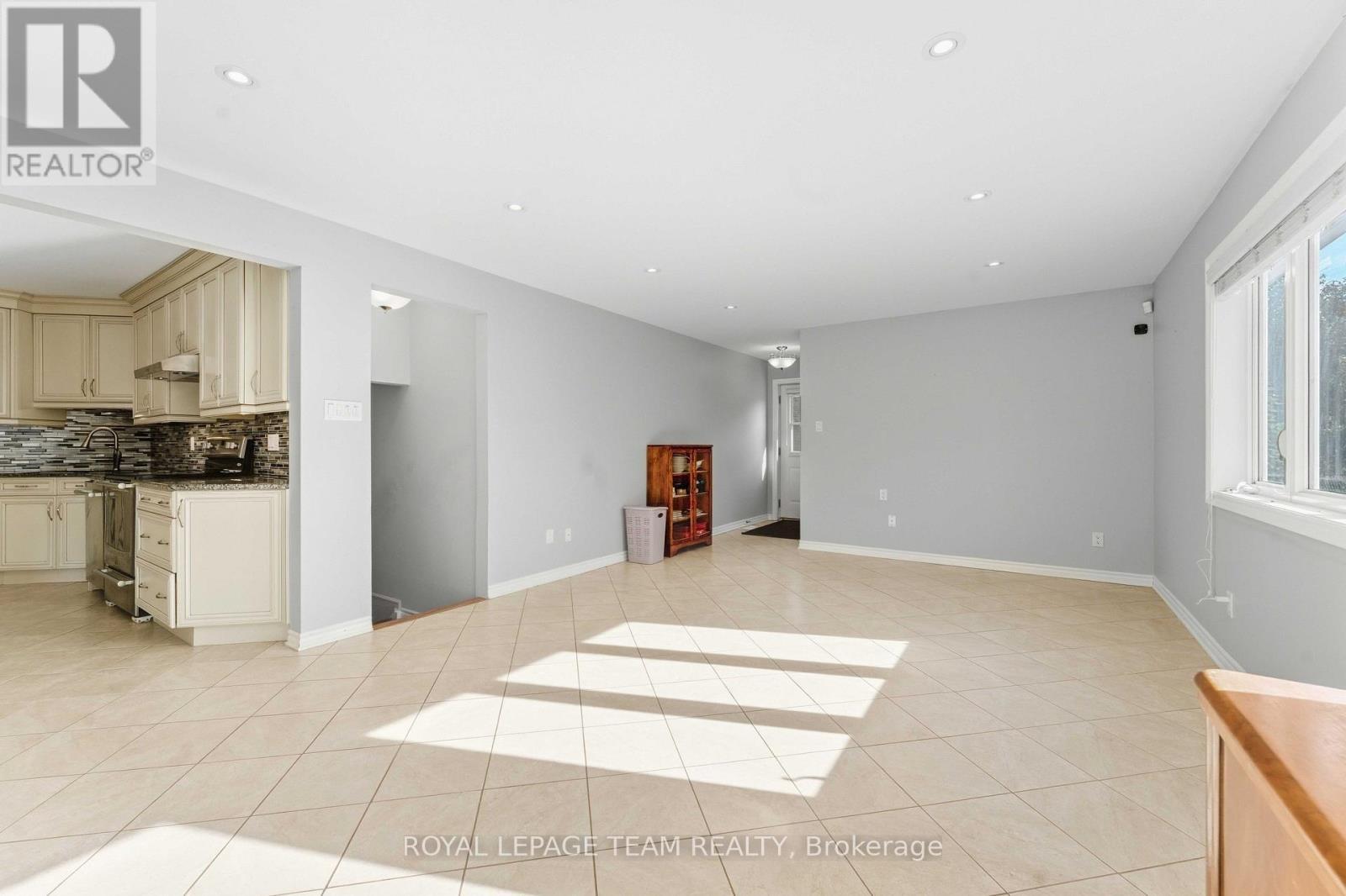 1515 Valmarie Avenue, Ottawa, ON