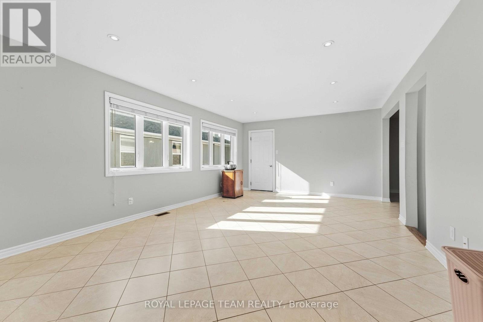 1515 Valmarie Avenue, Ottawa, ON
